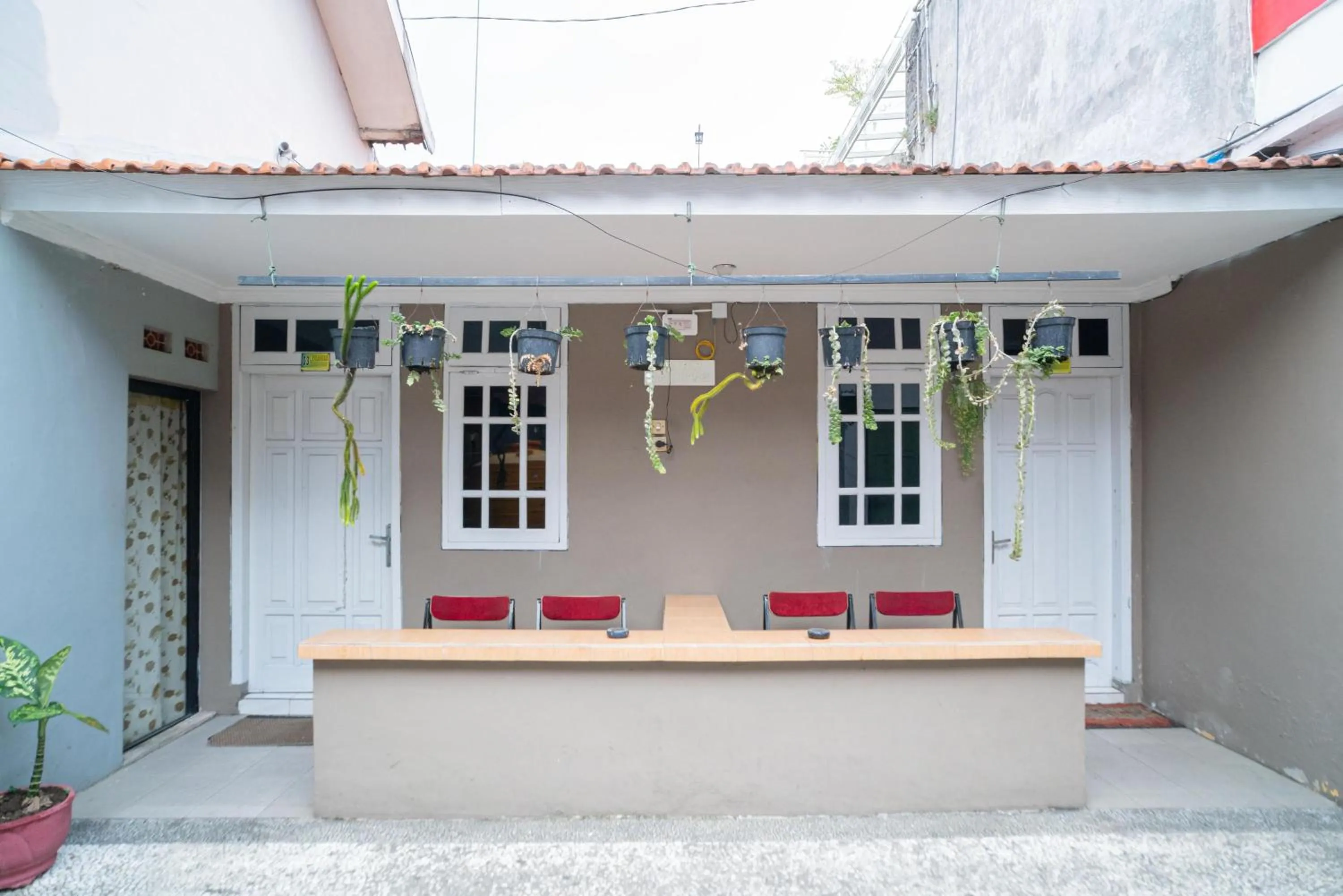 Property building in RedDoorz at Oro Oro Ombo Batu