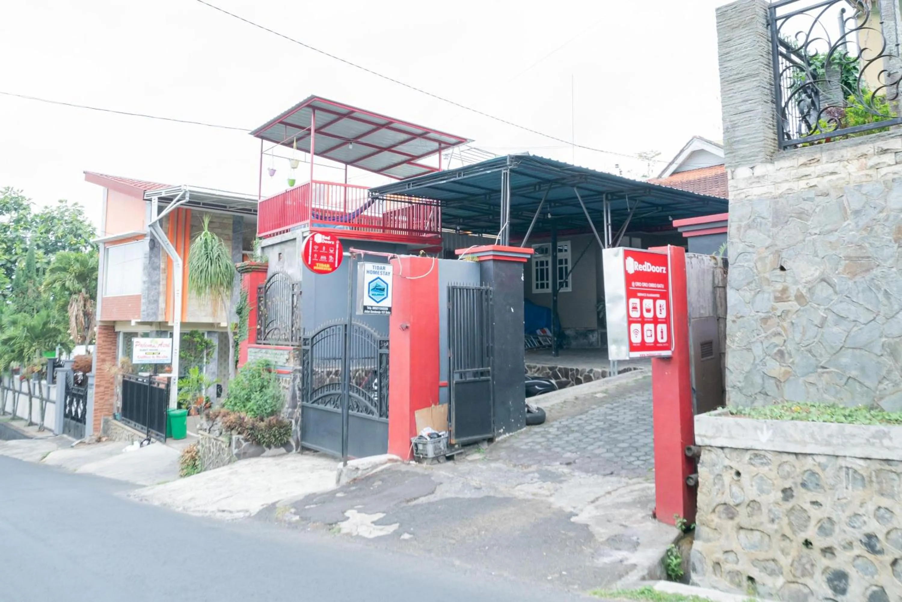 Property building in RedDoorz at Oro Oro Ombo Batu