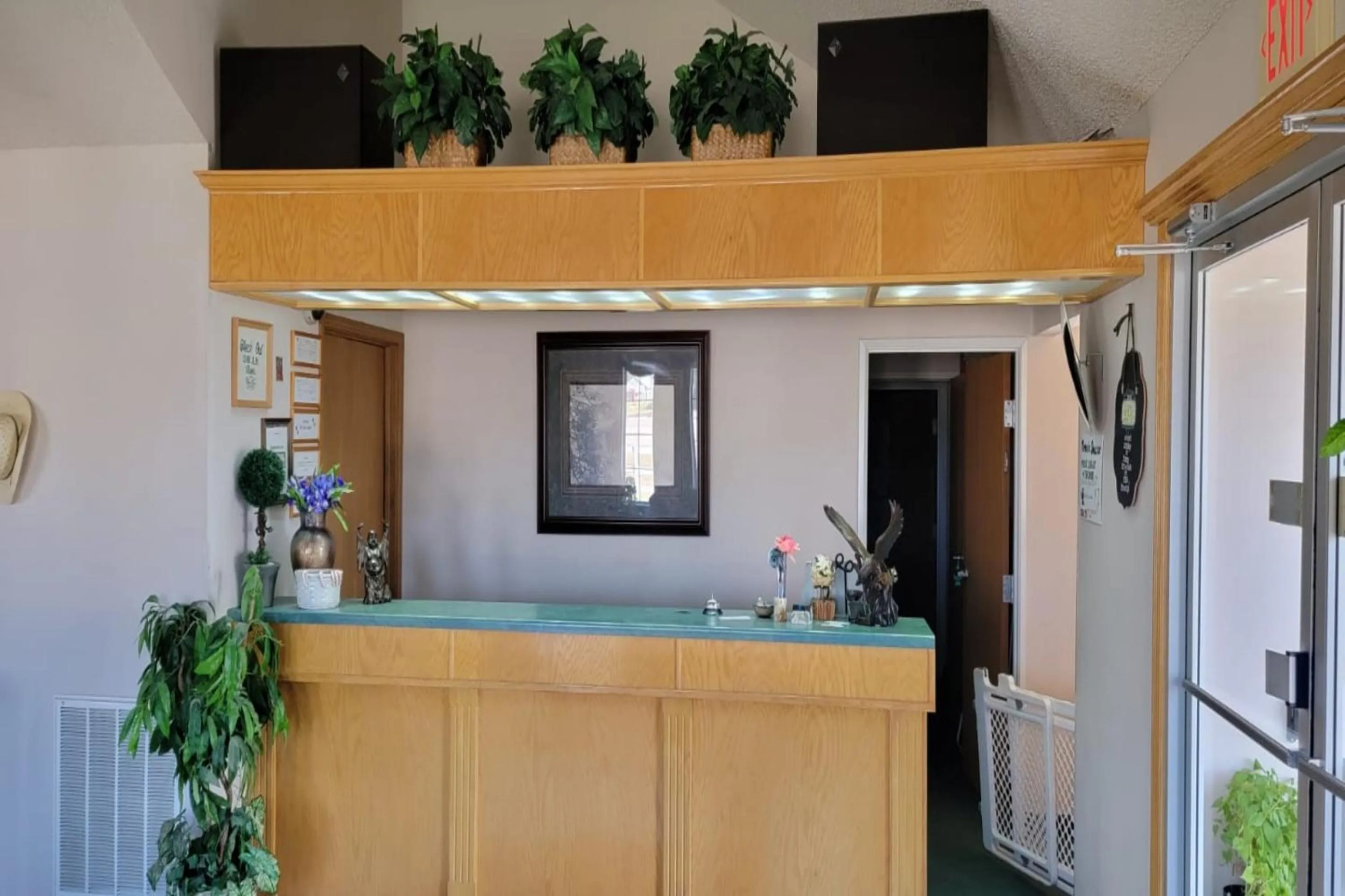 Lobby or reception in HomeTown Inn By OYO Texhoma, OK