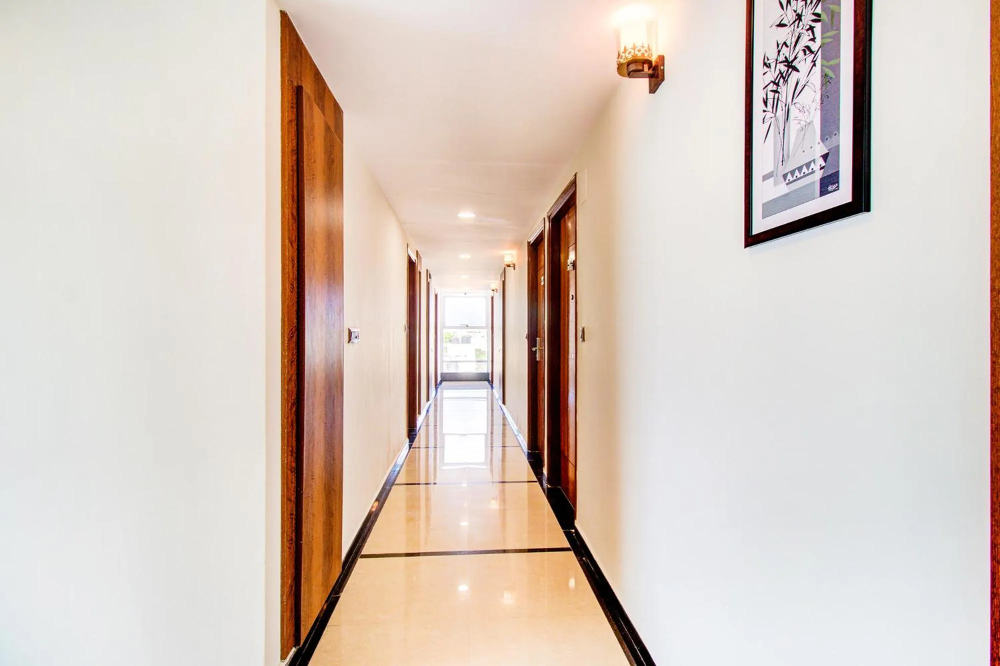 Lobby or reception in FabHotel The Royal Suites - Nr Gopalan innovation mall