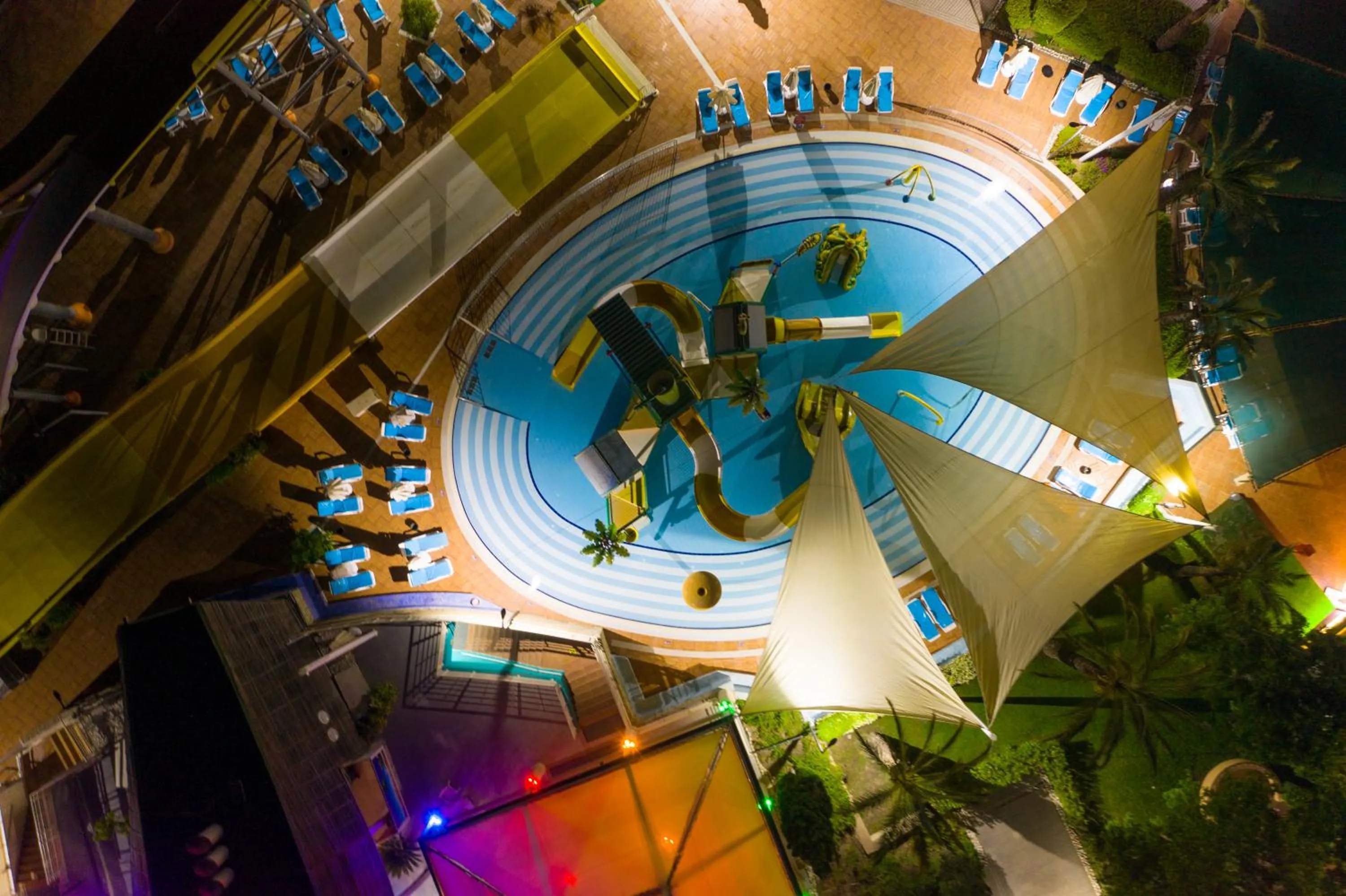 Swimming pool in AQI Pegasos World