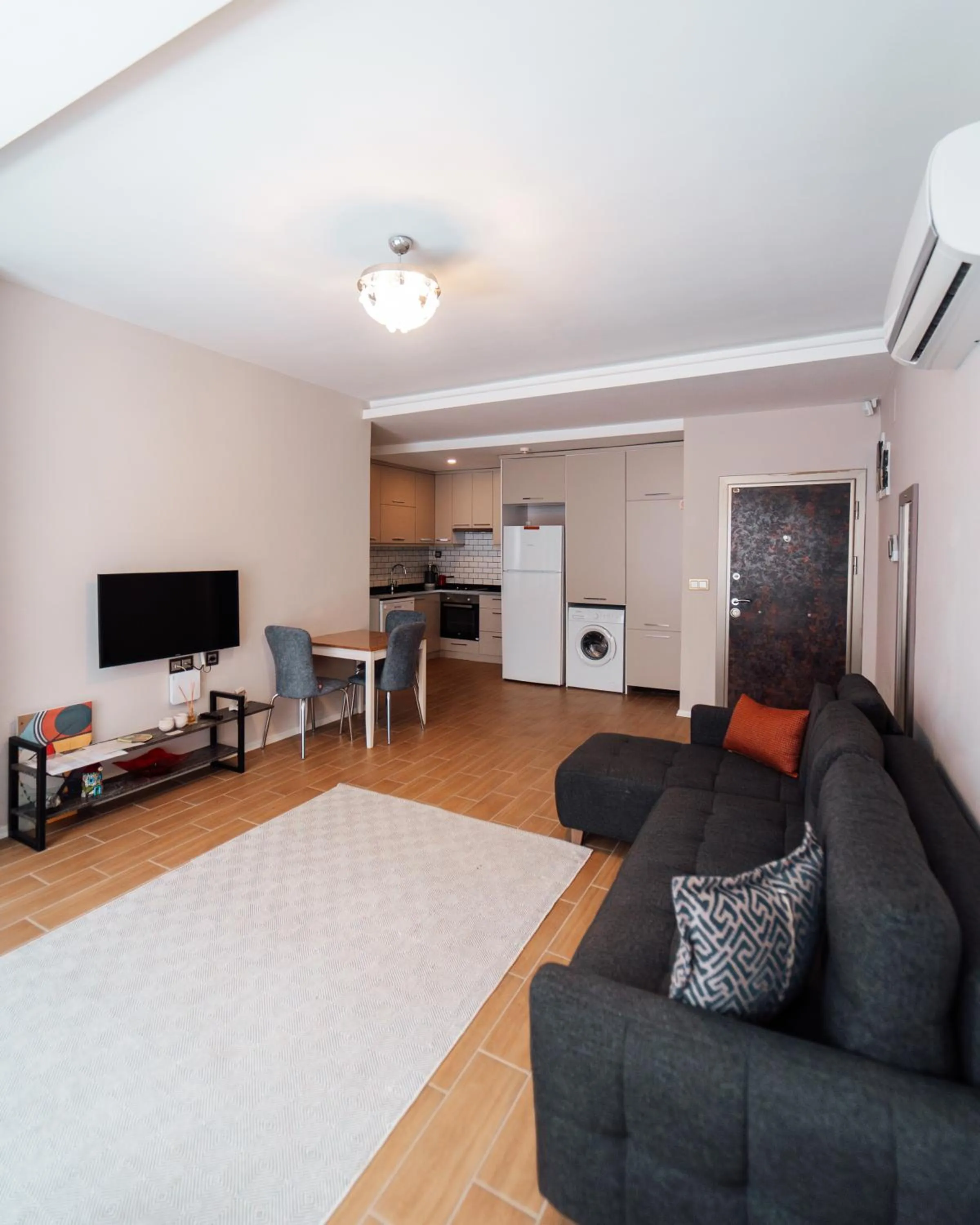 Photo of the whole room in Fortunella Suites