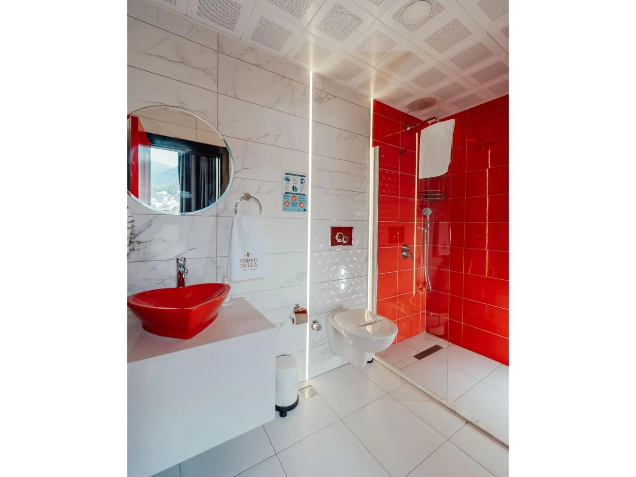 Shower, Bed in Fortunella Suites