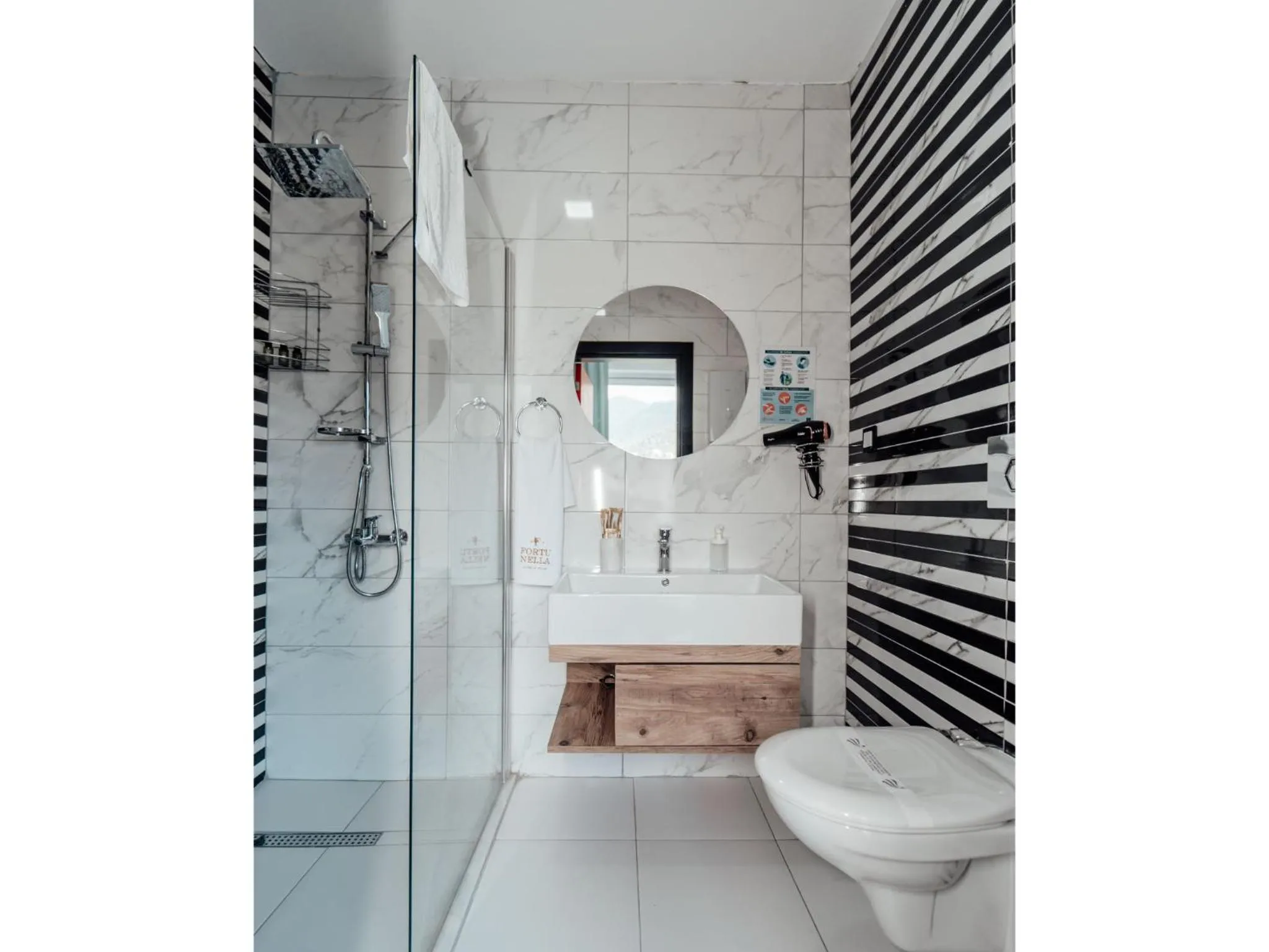 Shower in Fortunella Suites