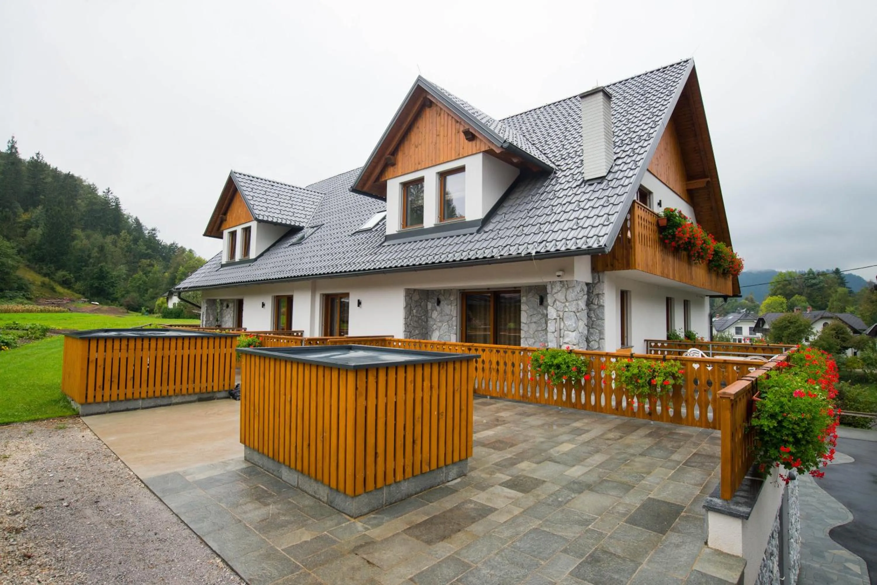 Property building in Pr Anzl