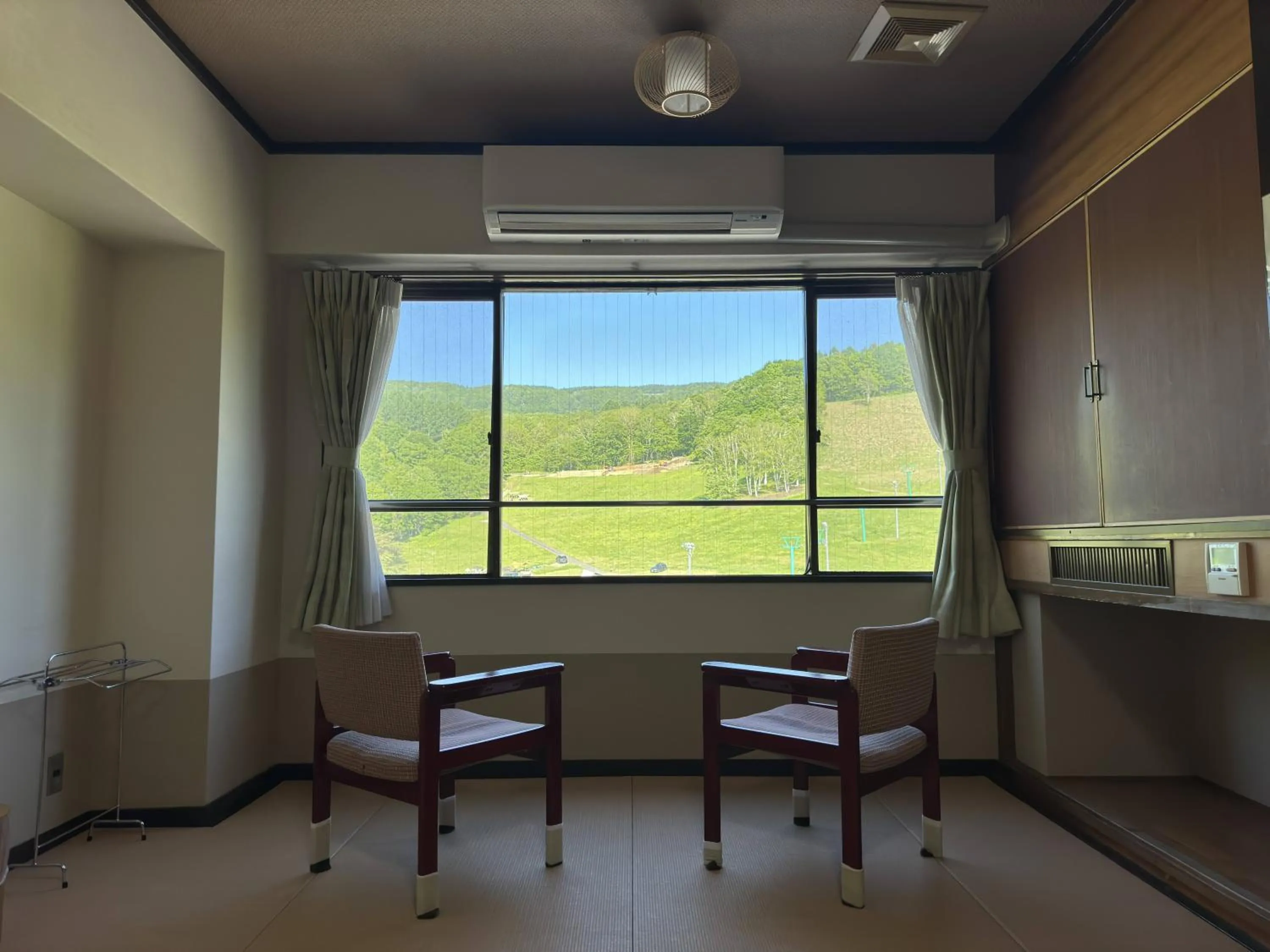 Photo of the whole room in Hotel Sunbird