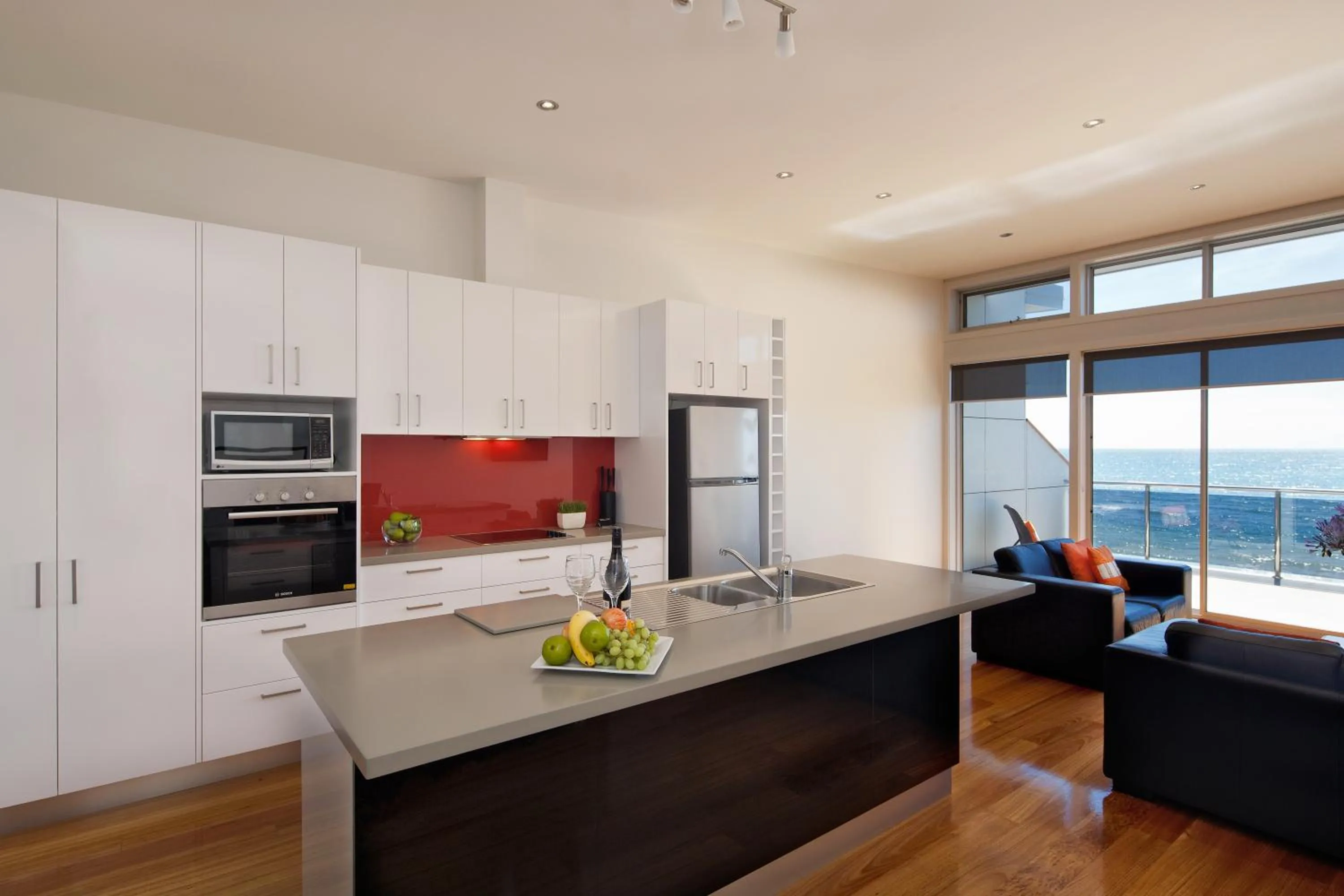 Kitchen or kitchenette in Penguin Waterfront Escape