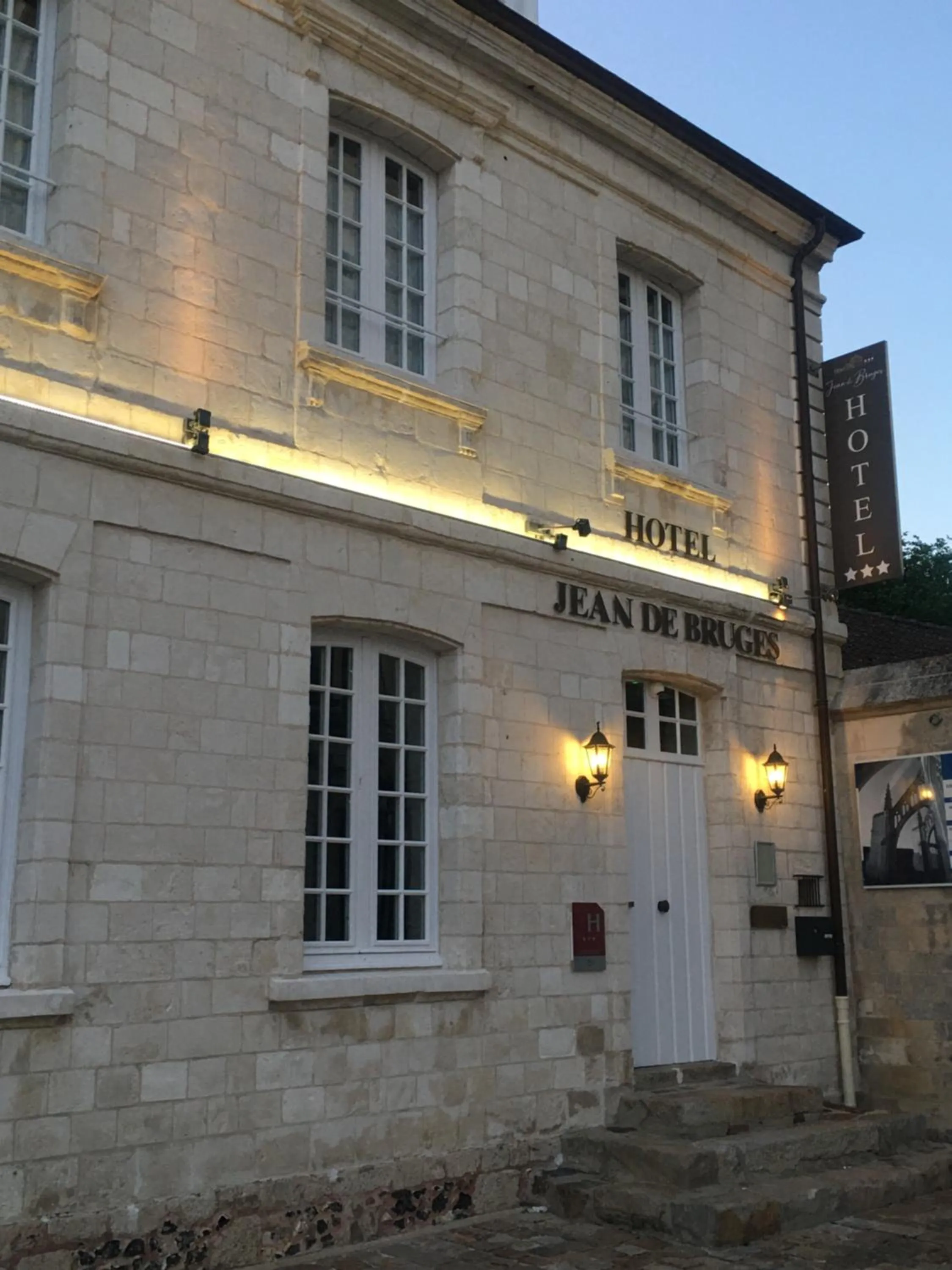 Property building in HÔTEL JEAN DE BRUGES