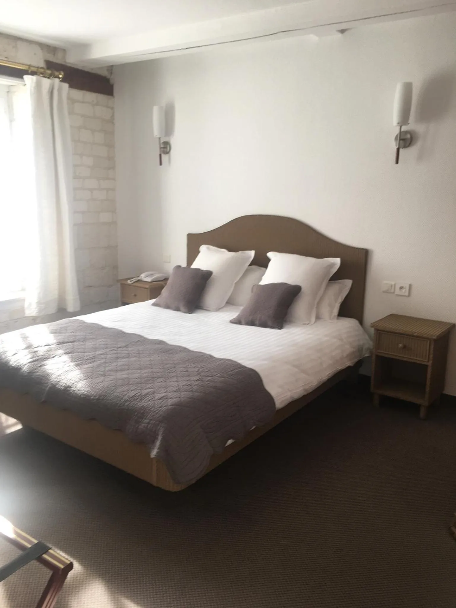 Bed in HÔTEL JEAN DE BRUGES