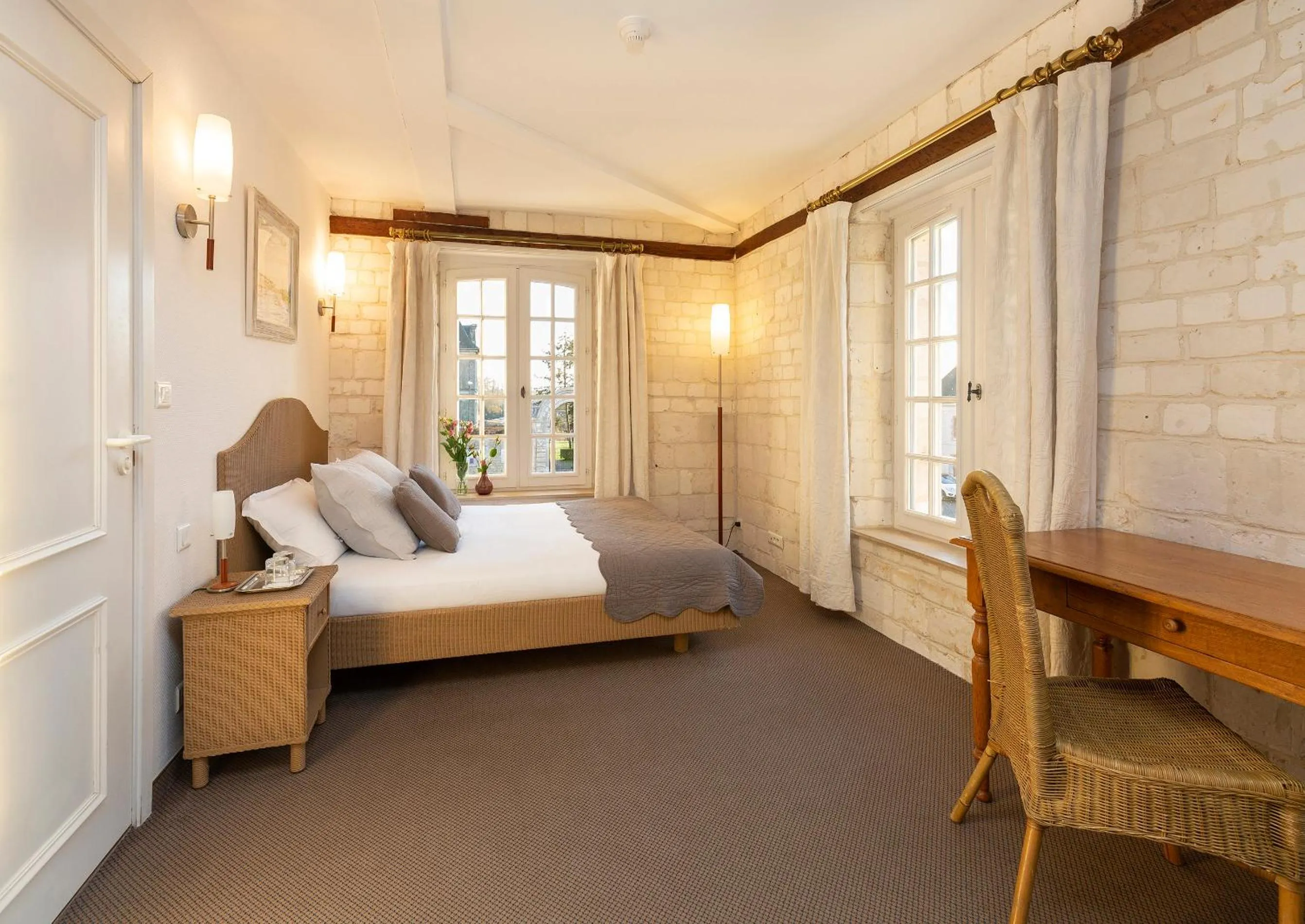 Bed in HÔTEL JEAN DE BRUGES