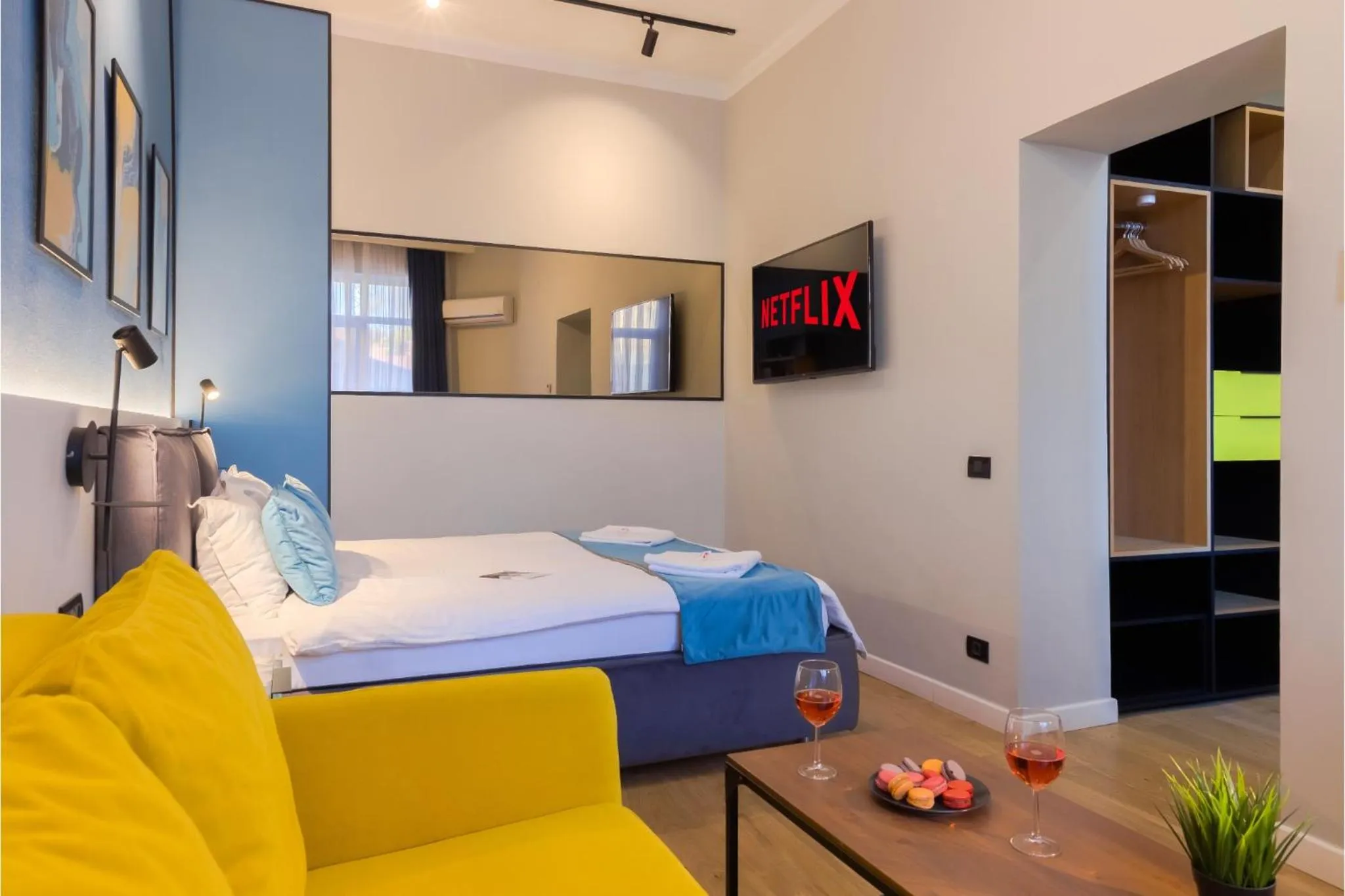 Bedroom, Bed in Emil Balaban Luxury Apart-Hotel