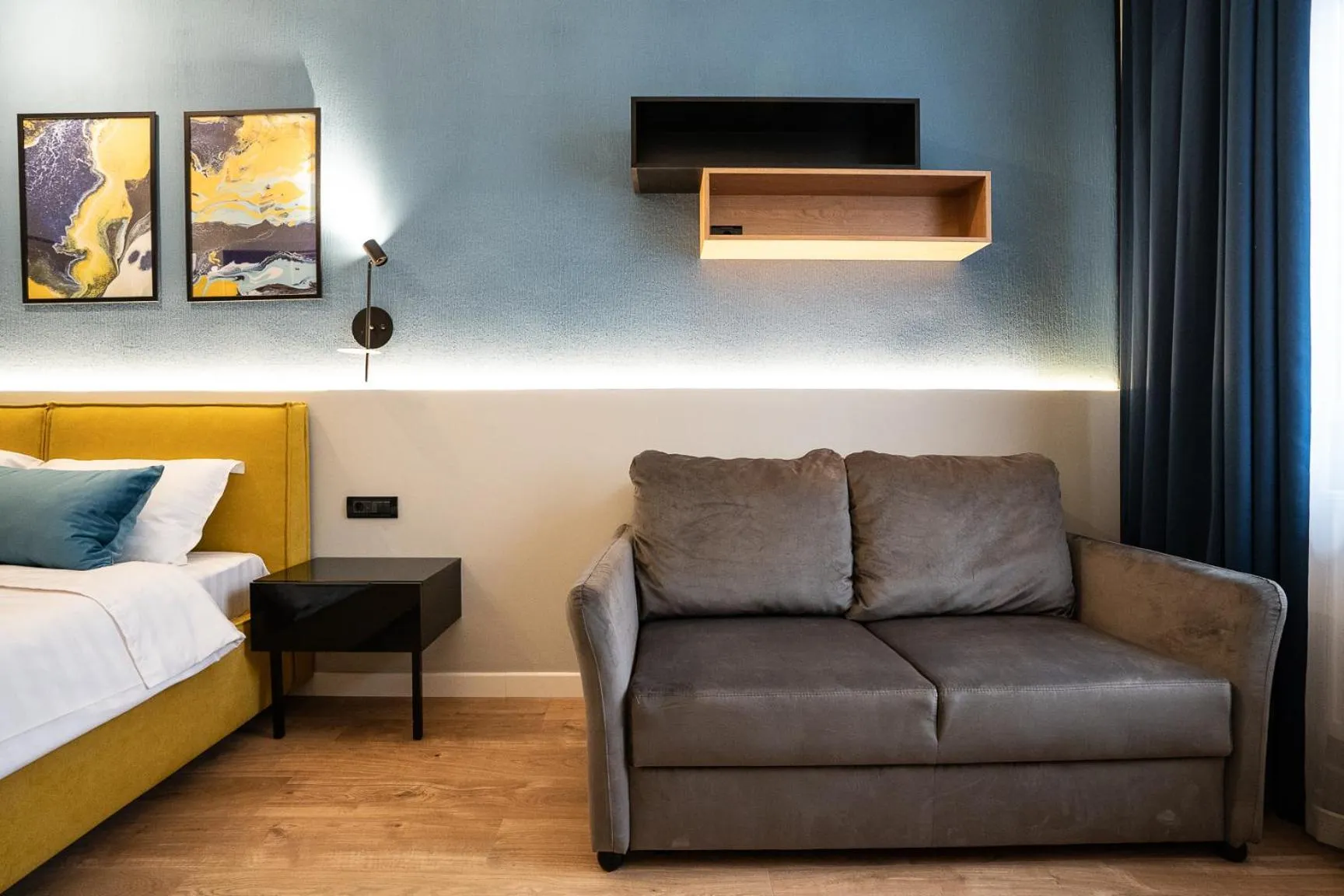 Seating area, Bed in Emil Balaban Luxury Apart-Hotel