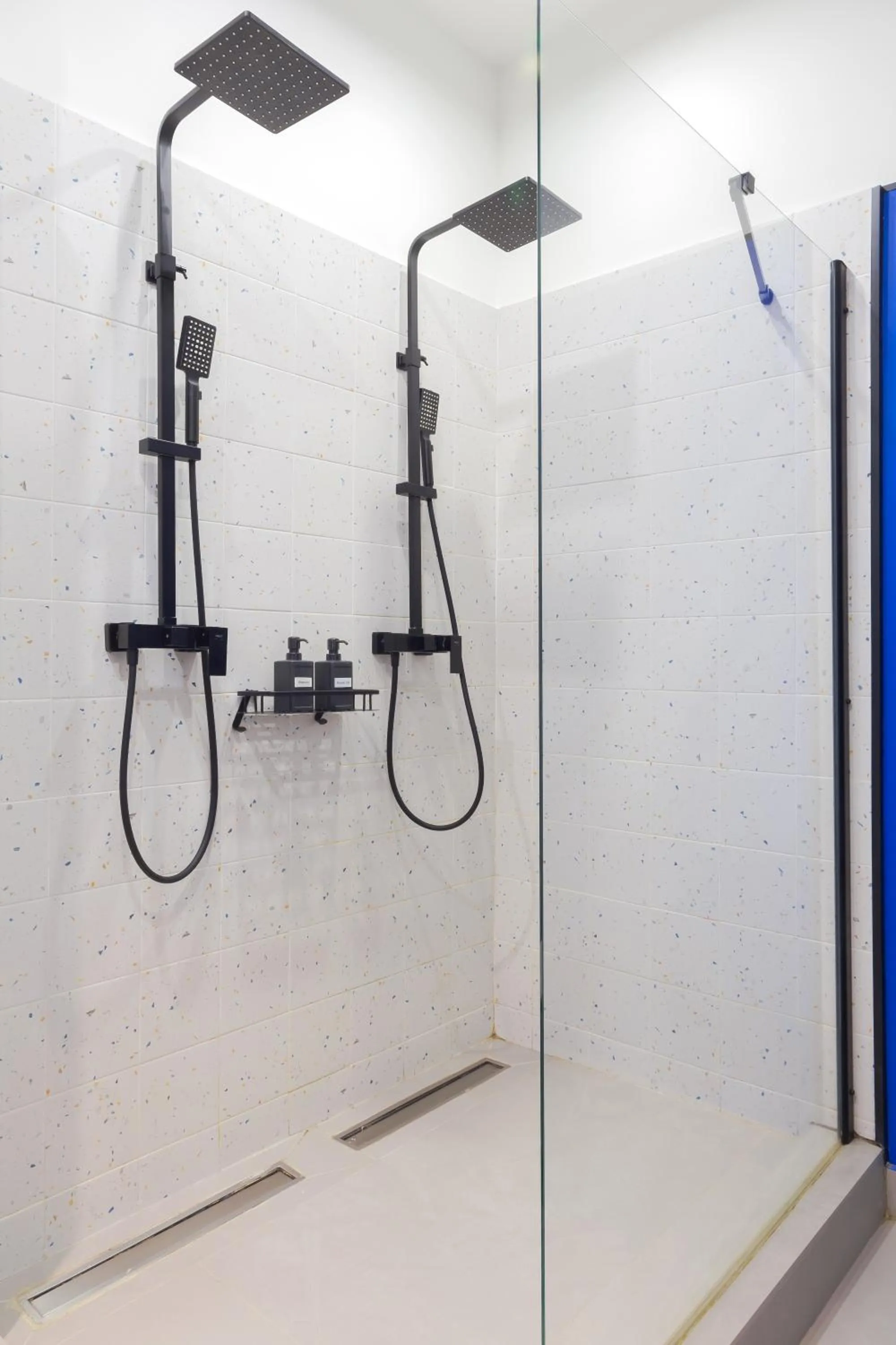 Shower in Emil Balaban Luxury Apart-Hotel