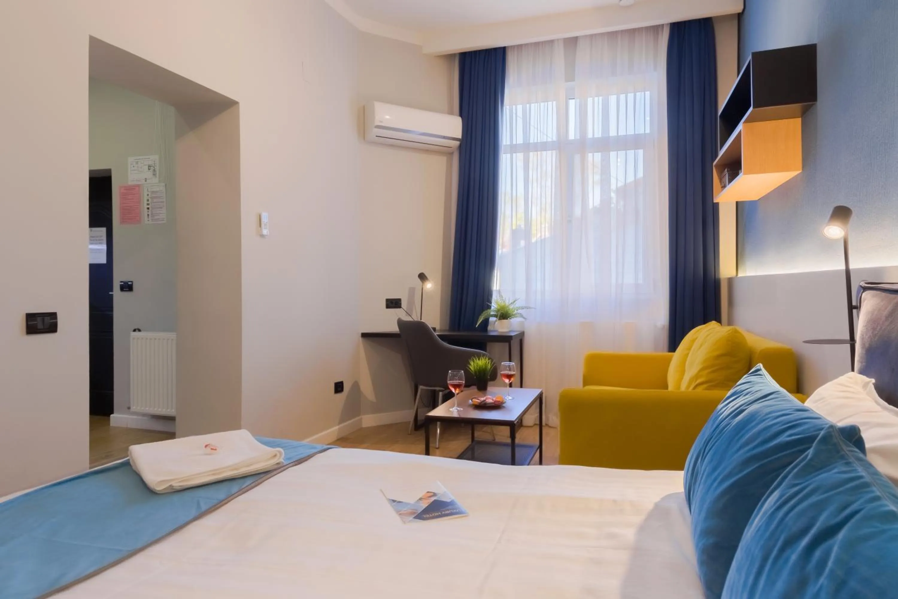 Bedroom, Bed in Emil Balaban Luxury Apart-Hotel