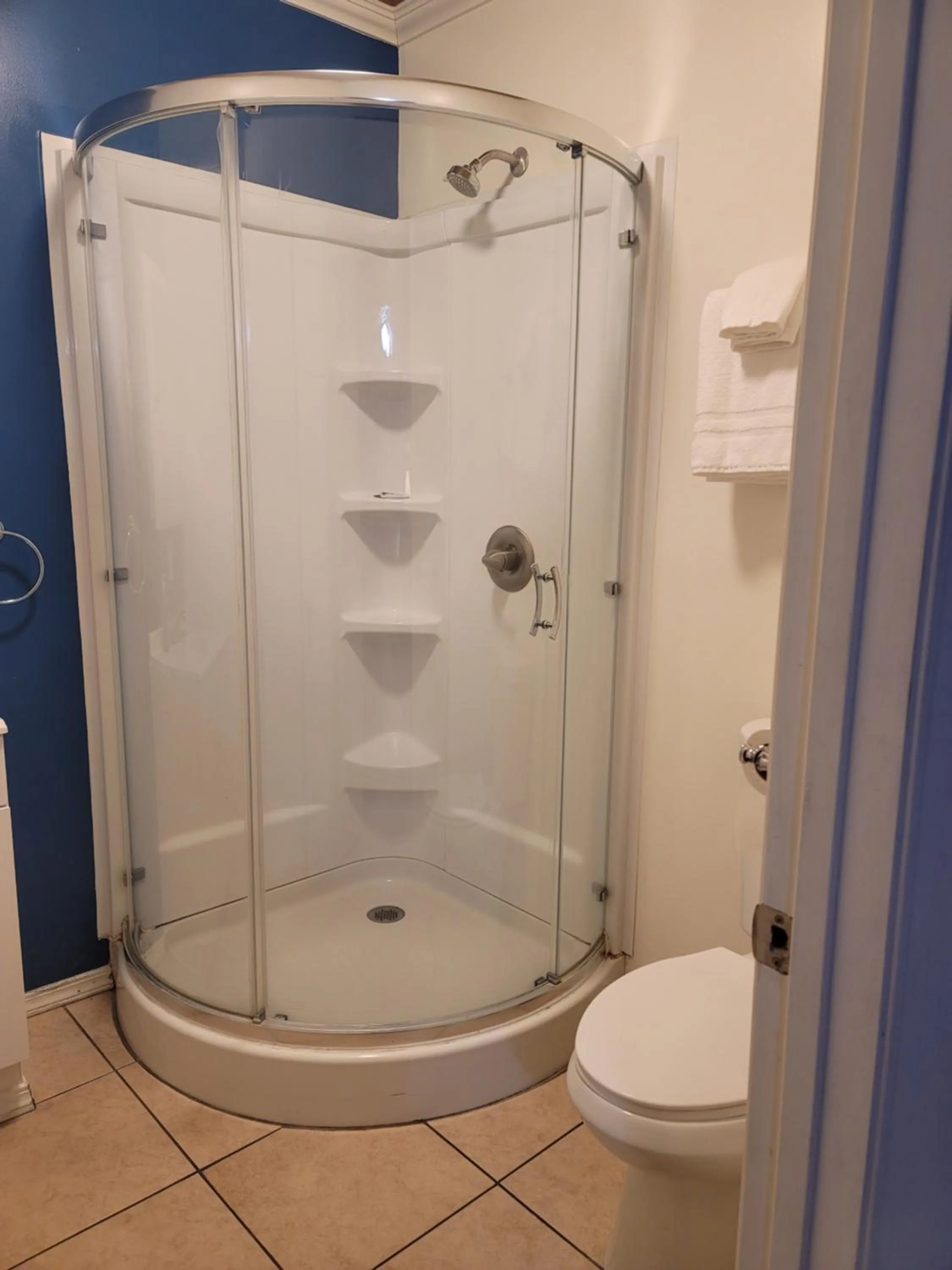 Shower in Oceana Boutique Hotel