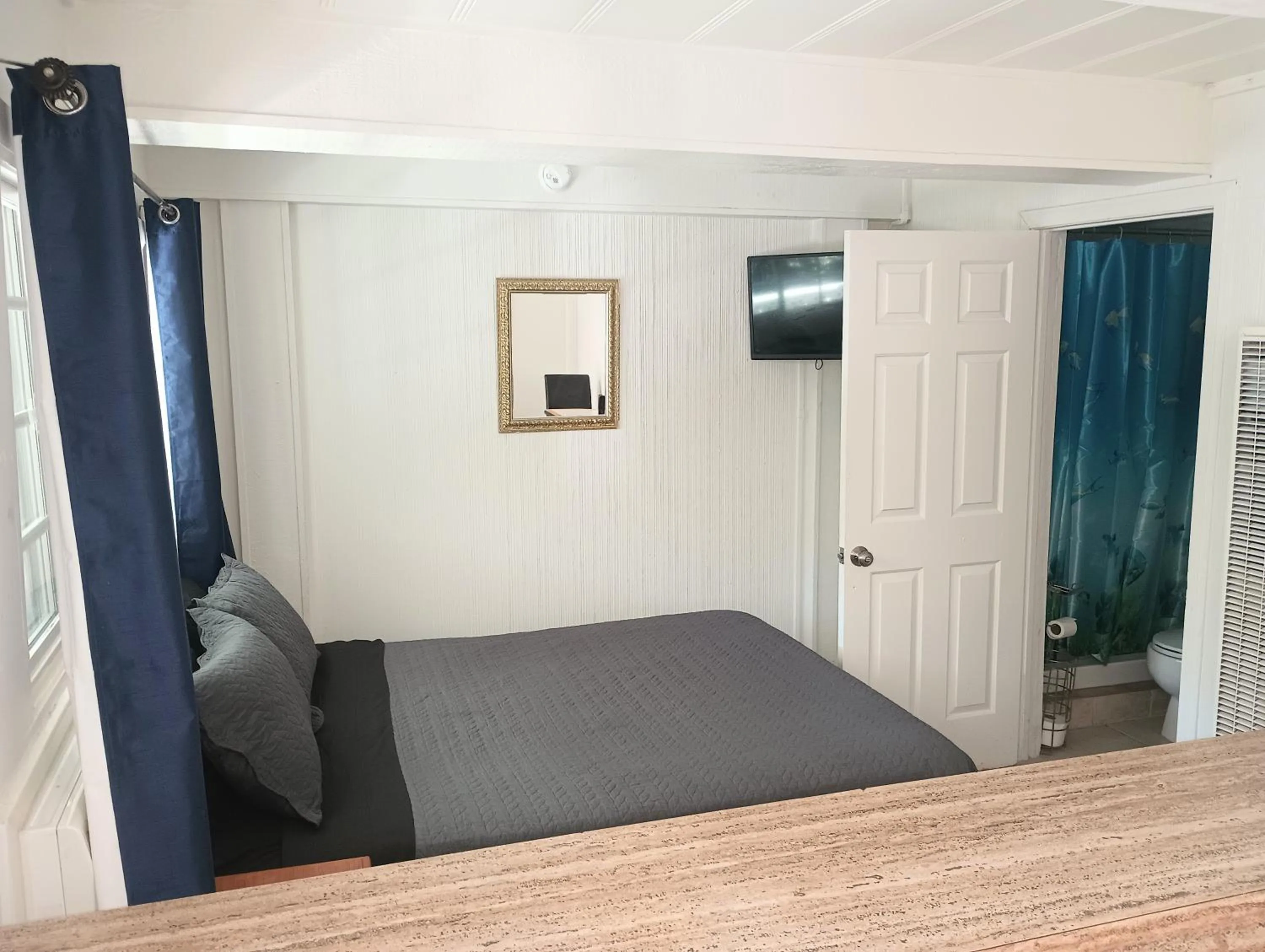 Bedroom, Bed in Oceana Boutique Hotel