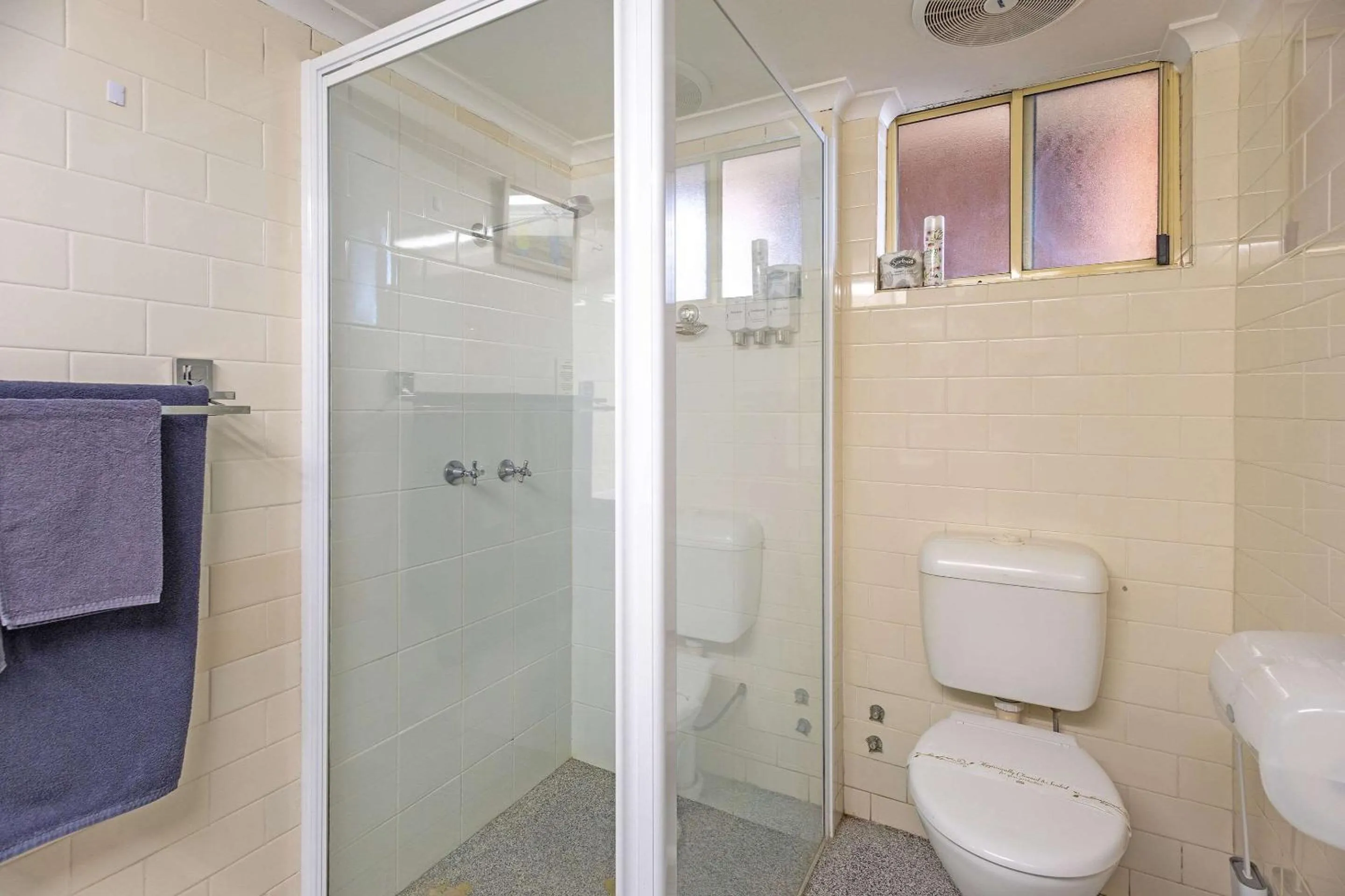 Bedroom in Shearing Shed Motor Inn