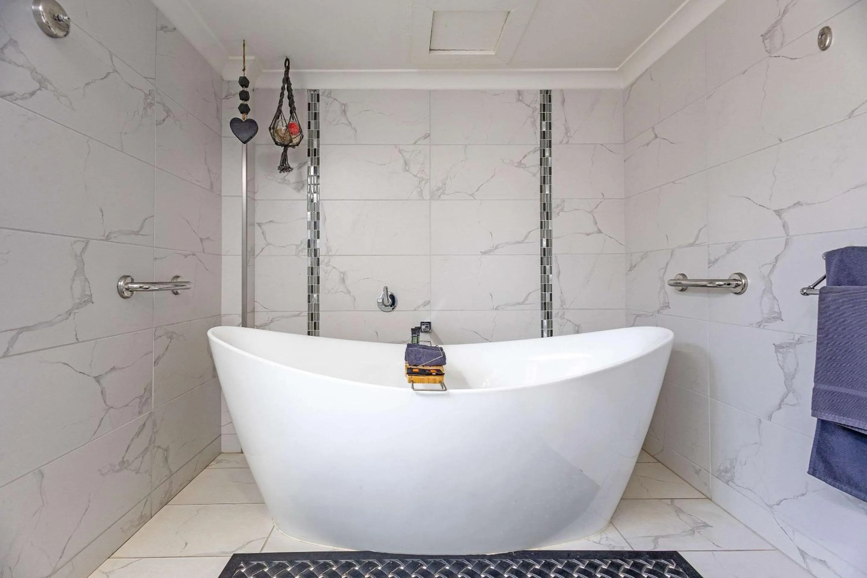 Bedroom in Shearing Shed Motor Inn