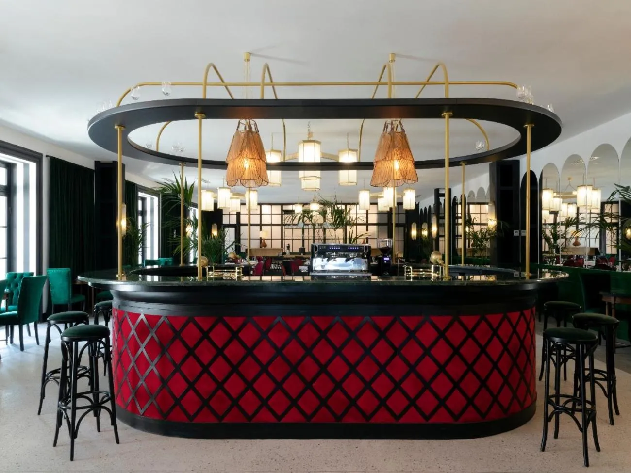 Restaurant/places to eat in Esquisse Design Hotel