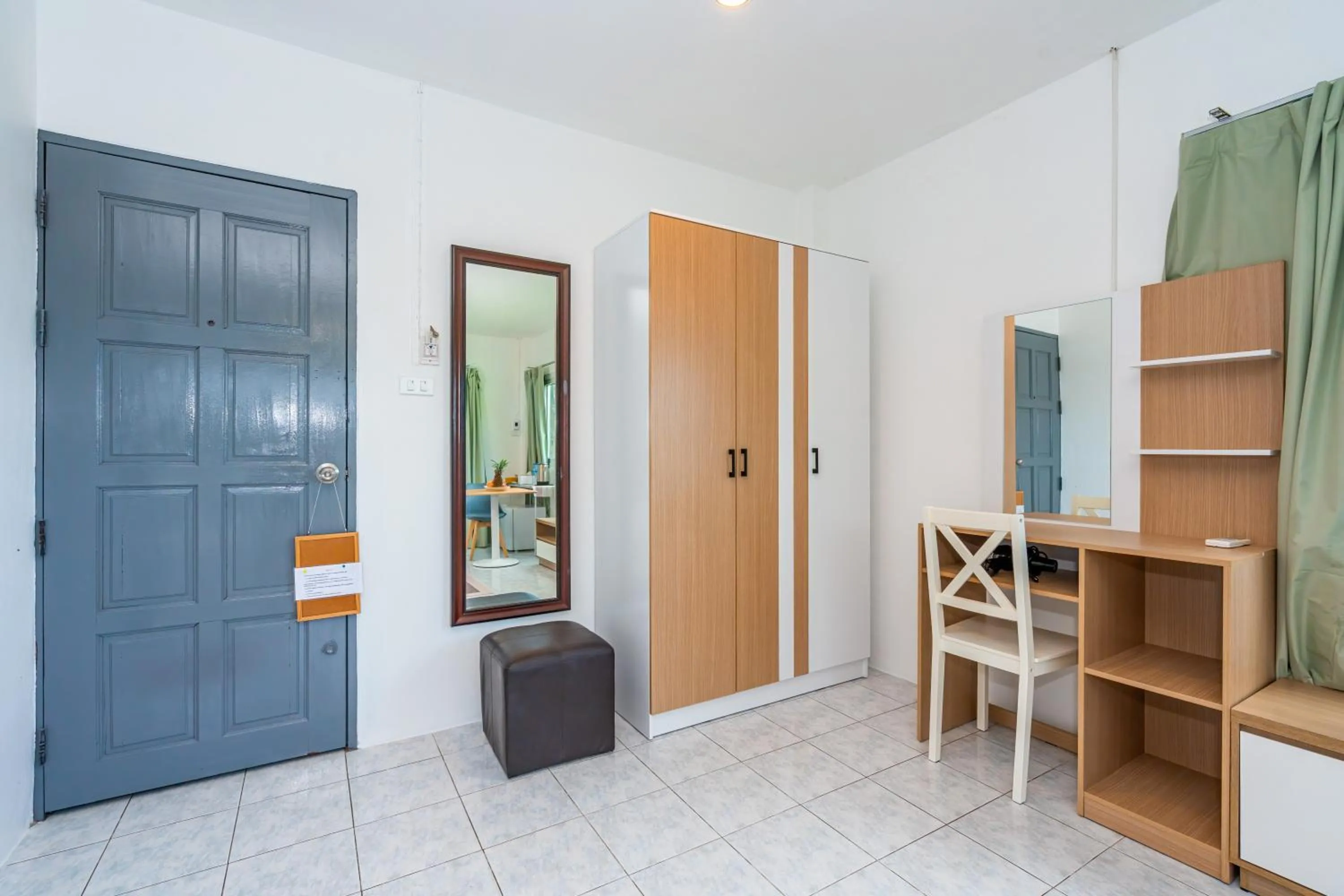 wardrobe in Kata Hill Sea View Hotel