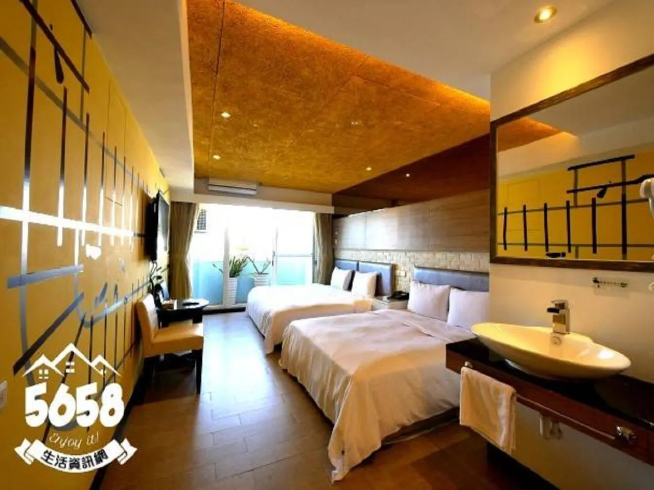 Bed in R8 Eco Hotel