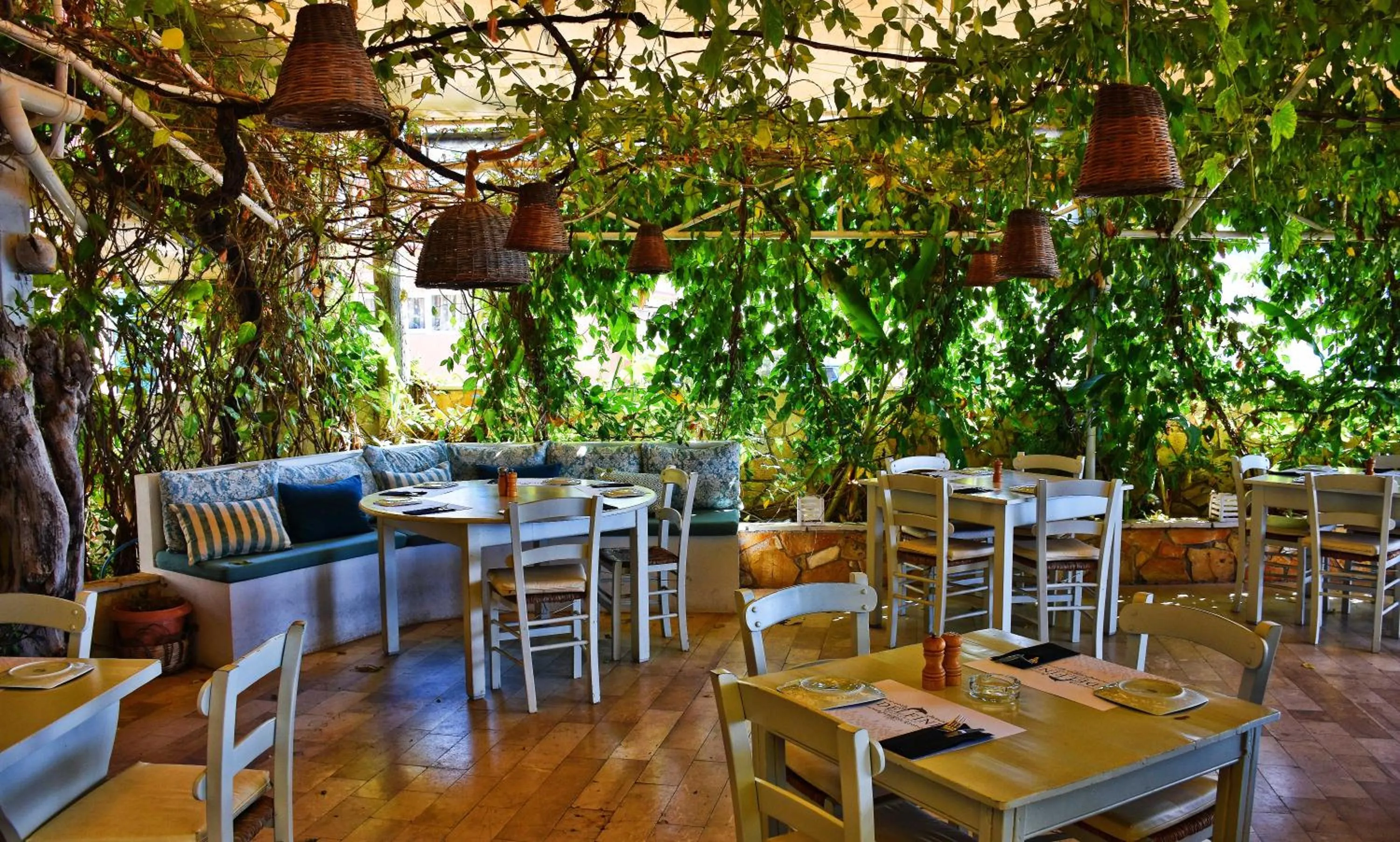 Restaurant/places to eat in Delfini Resort