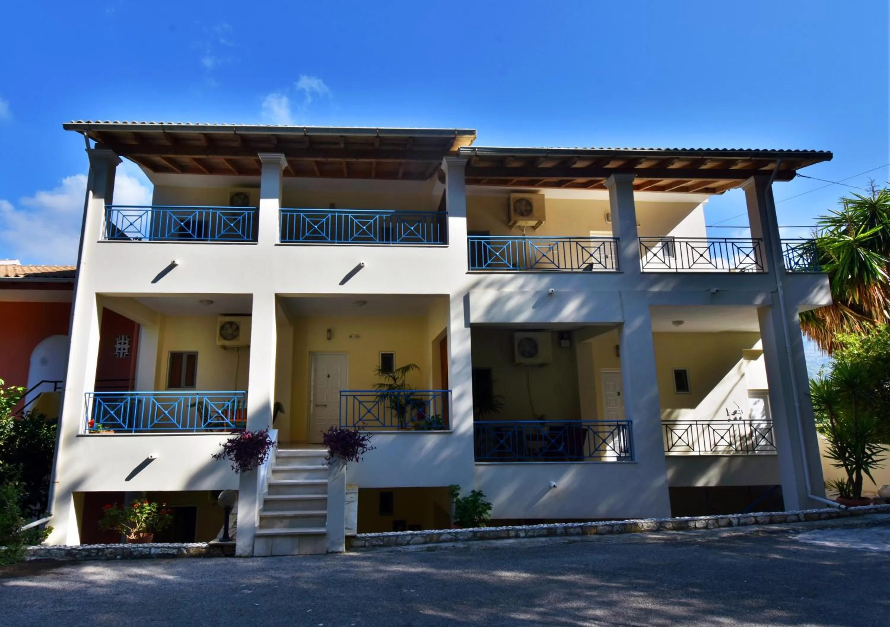 Property building in Delfini Resort