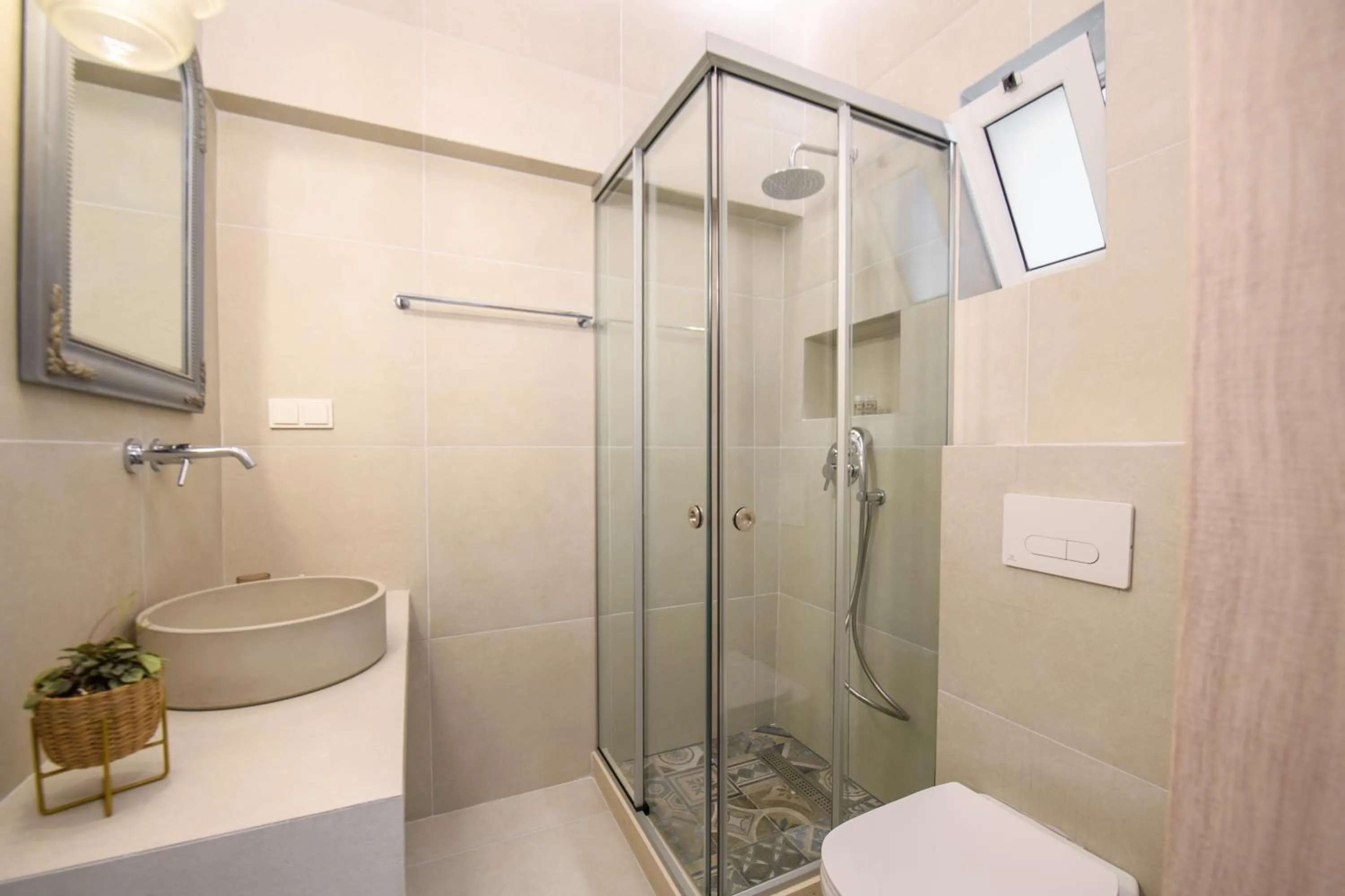 Shower in Delfini Resort