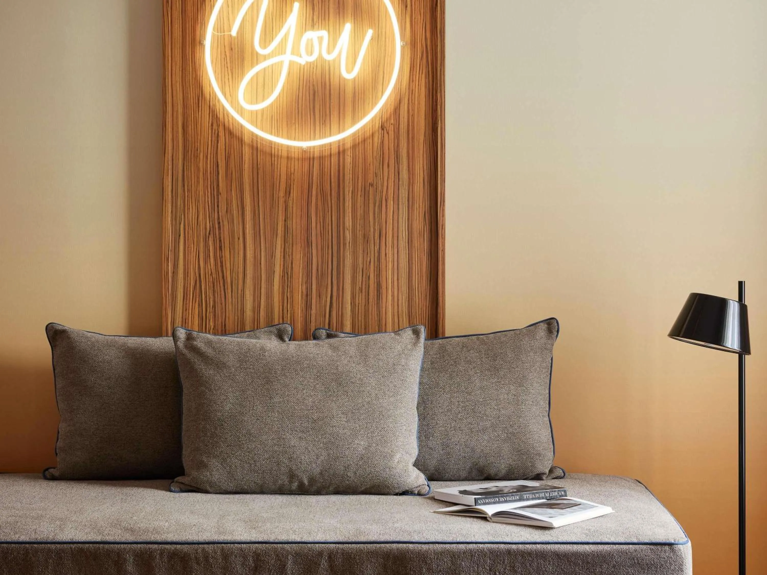 Bedroom, Bed in You Hotel Deauville - Handwritten Collection