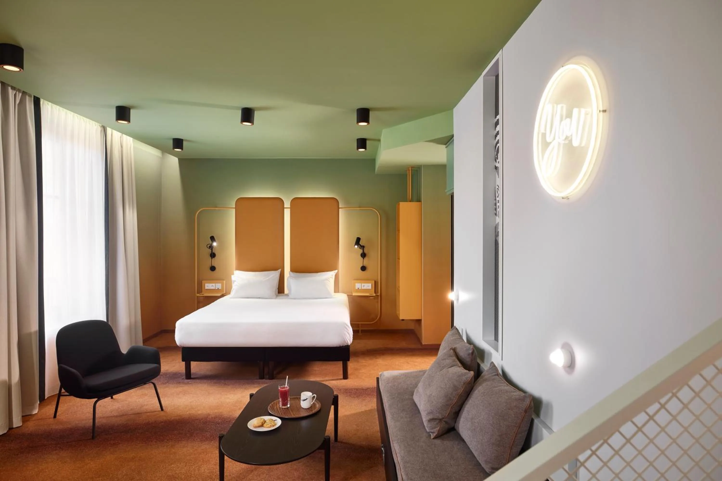 Photo of the whole room, Bed in You Hotel Deauville - Handwritten Collection