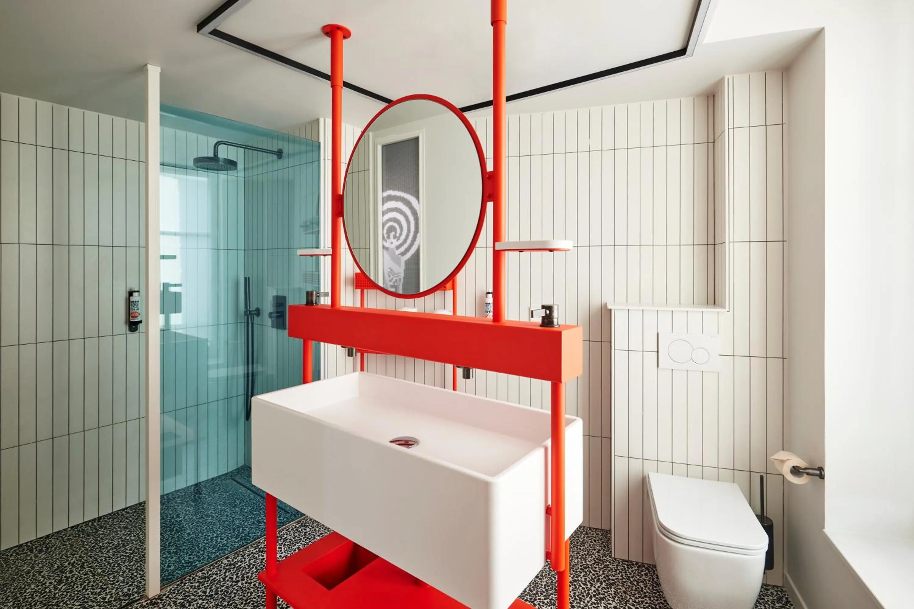 Shower in You Hotel Deauville - Handwritten Collection