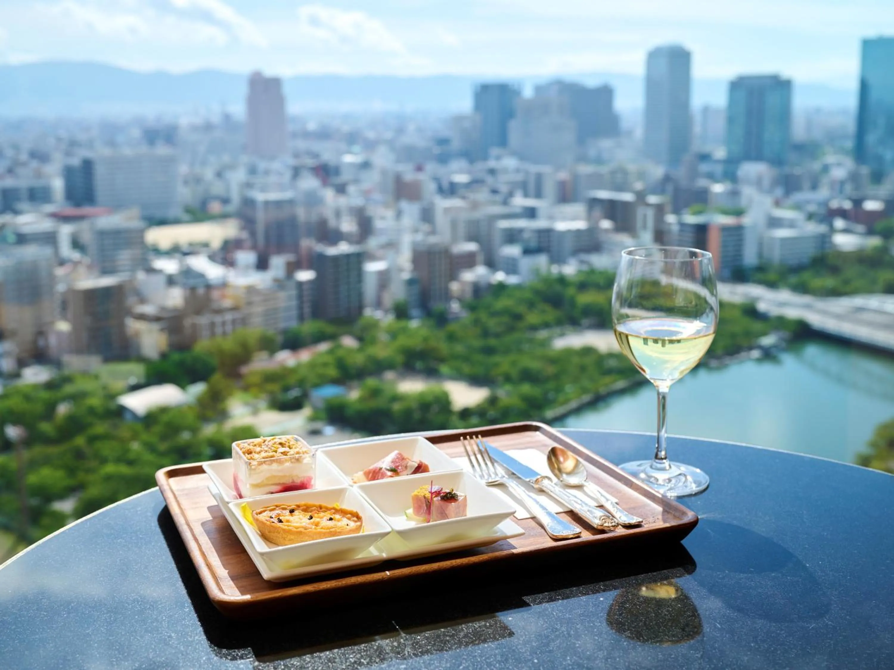 Lounge or bar in Imperial Hotel Osaka