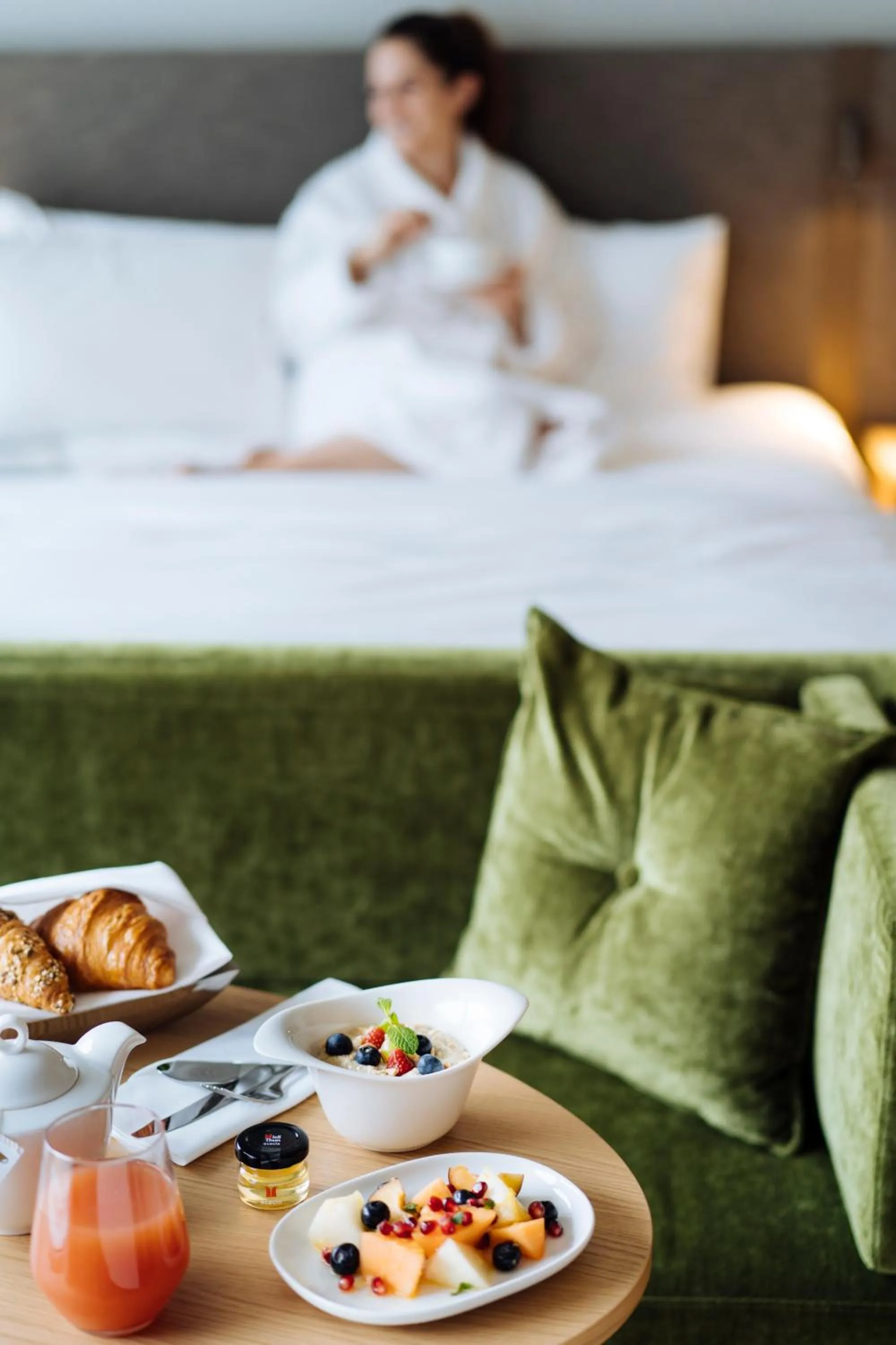 Food and drinks, Bed in Hyatt Regency Zurich Airport Circle