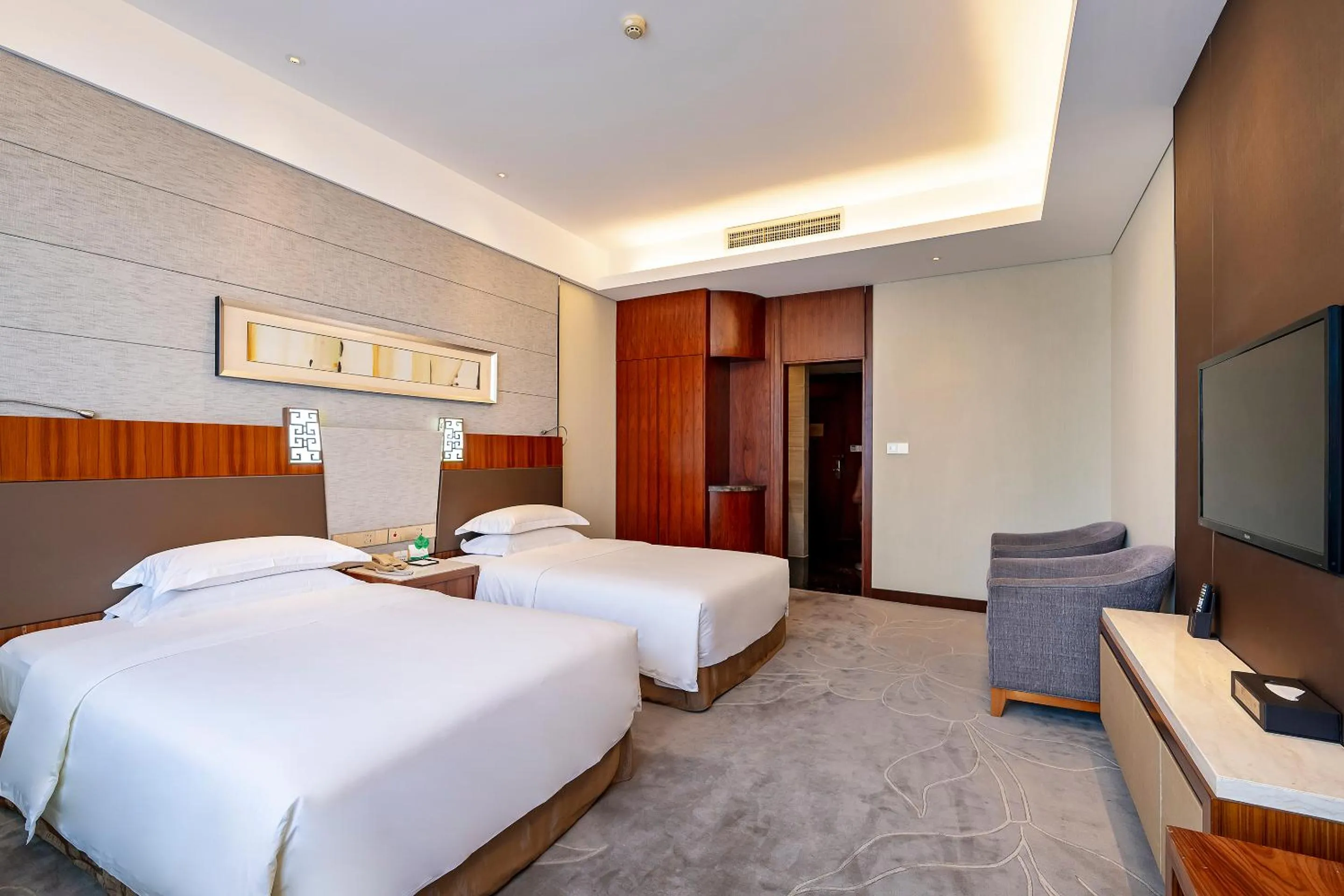 Bed in Jinling Grand Hotel