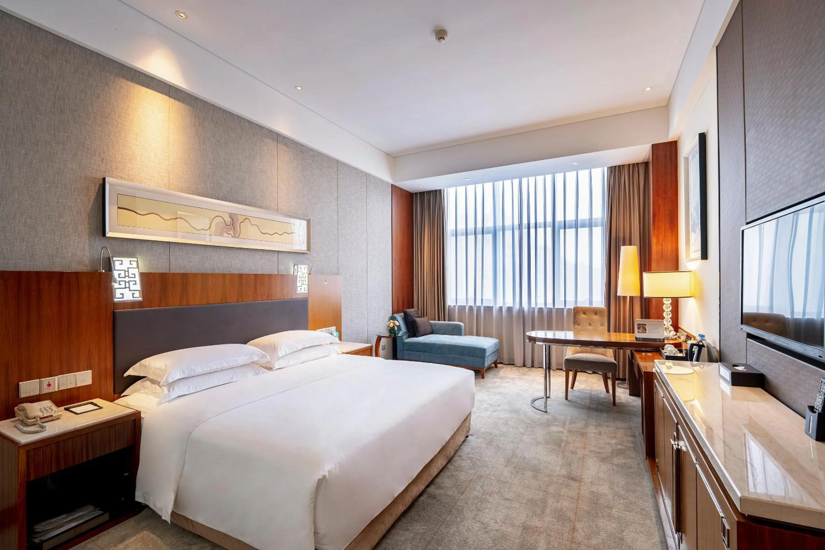Bed in Jinling Grand Hotel