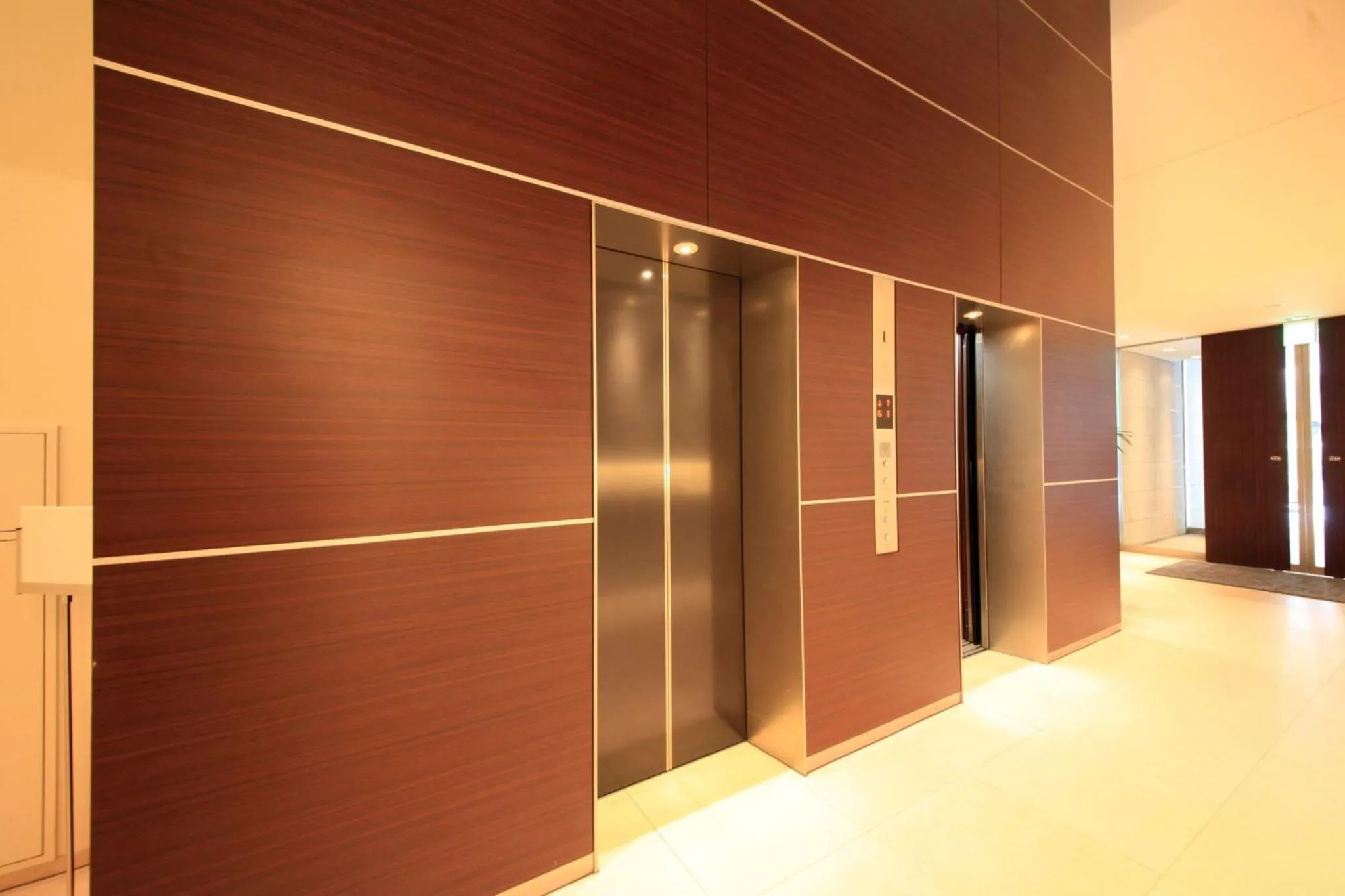 elevator in Richmond Hotel Tokyo Shiba