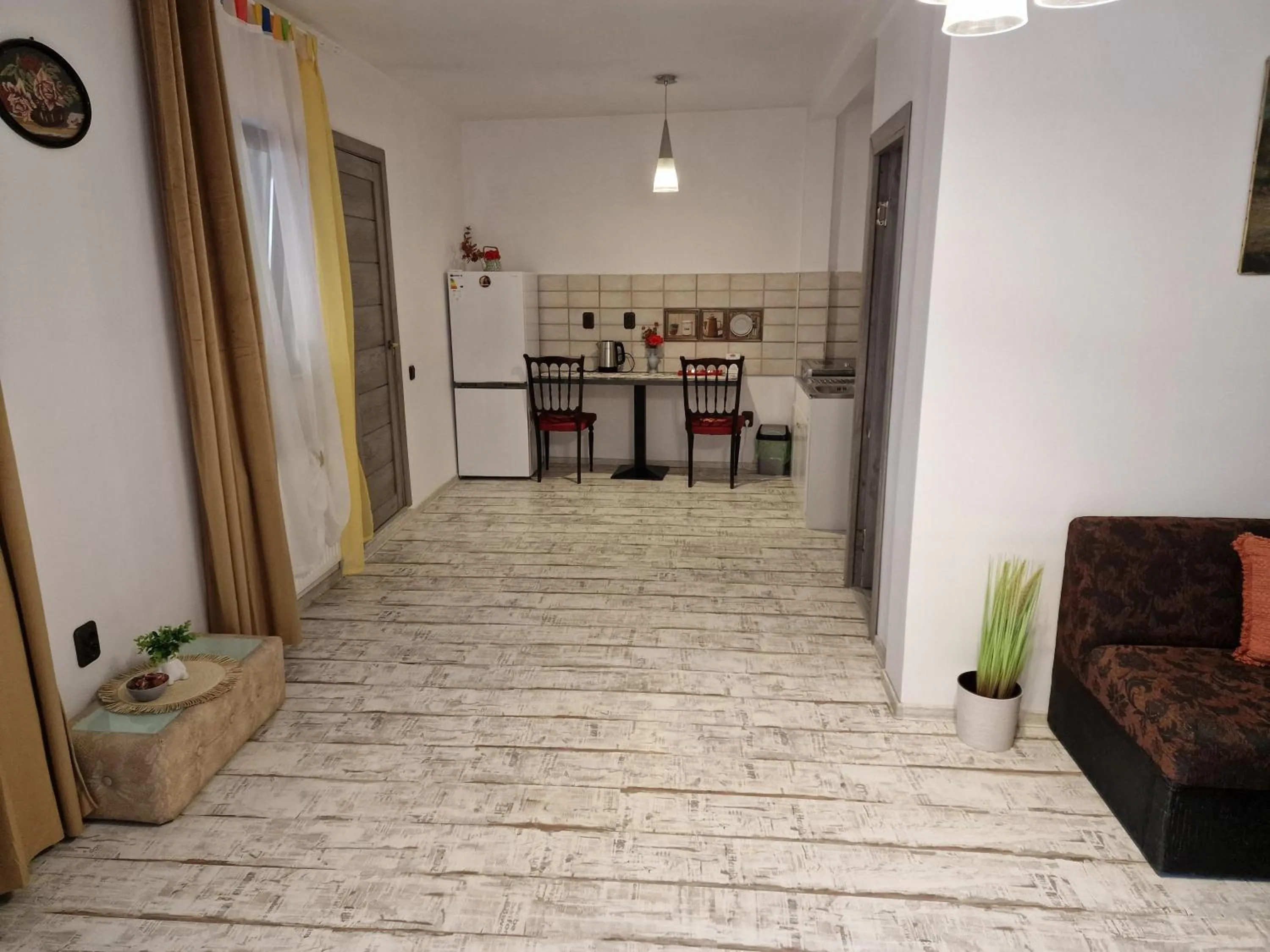 Kitchen or kitchenette in ULLYSSES GUEST HOUSE