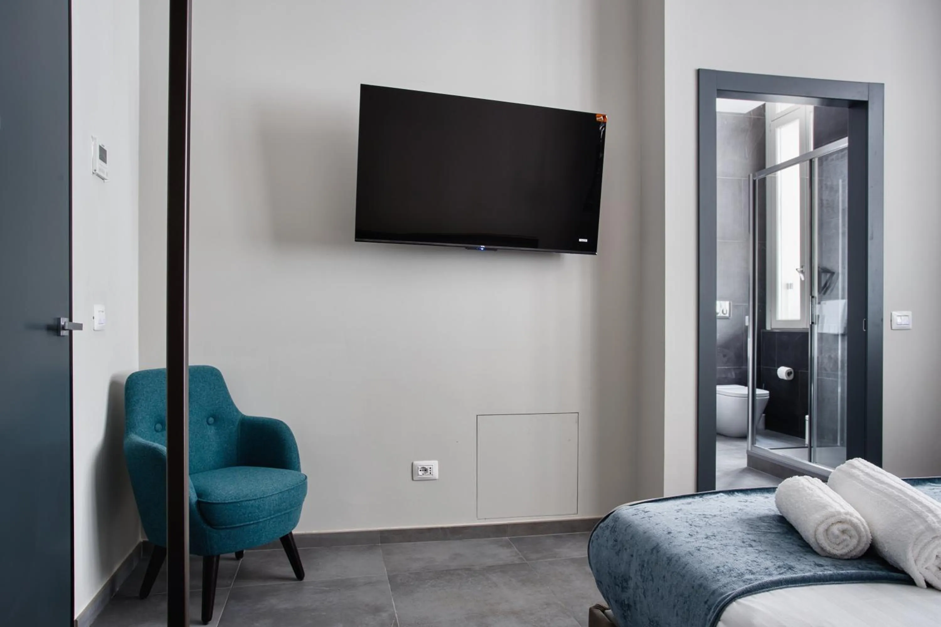 TV and multimedia, Bed in JOIVY Spadari