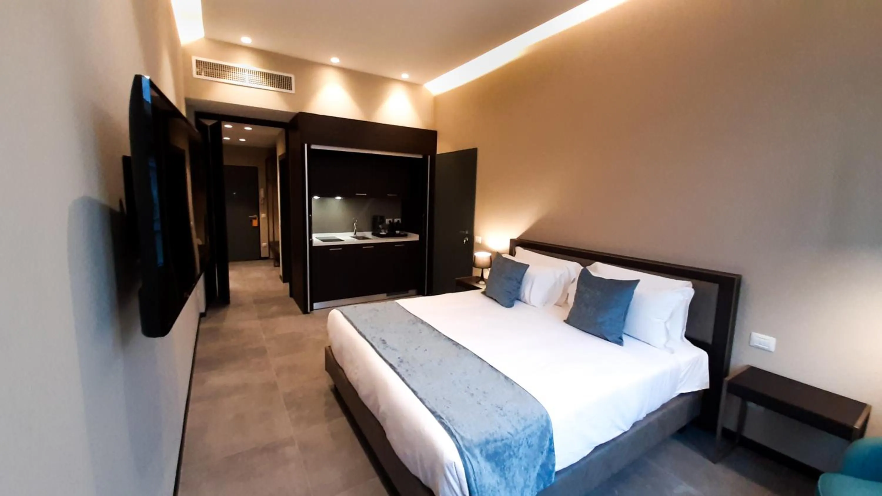 Bed in JOIVY Spadari