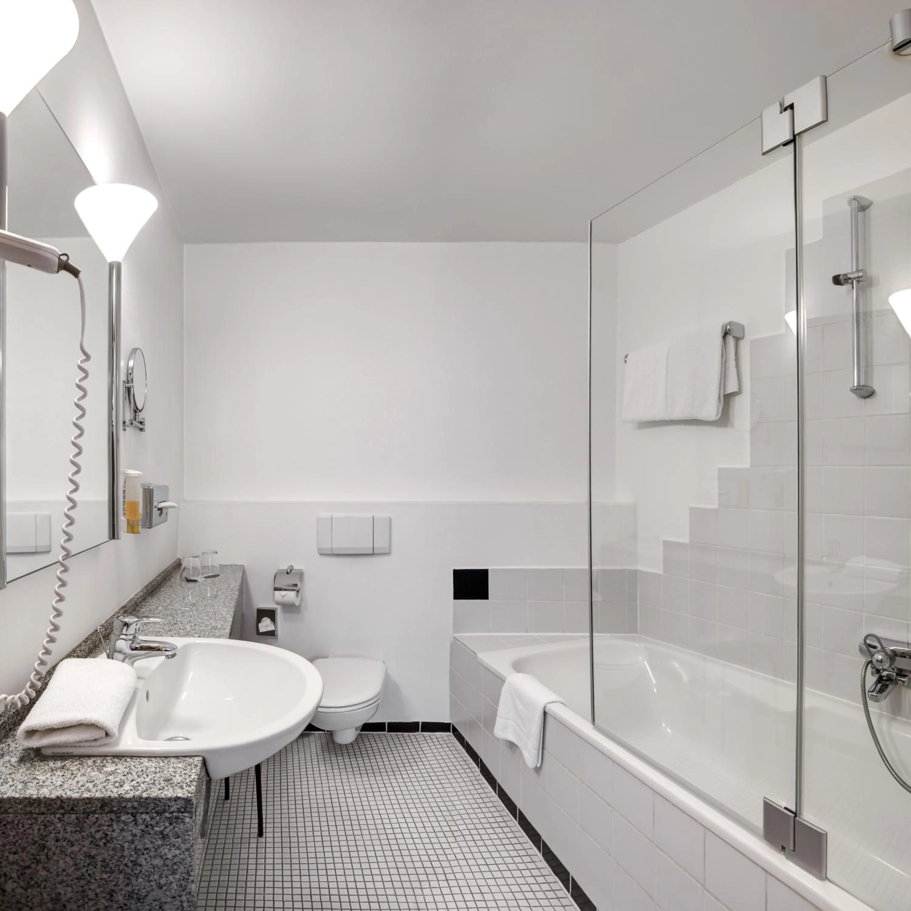 Toilet in Best Western Hotel Kurfürst Wilhelm I.