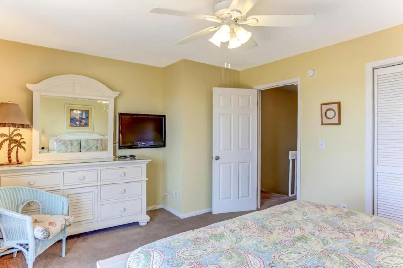 Bed in 2158 S Fletcher B