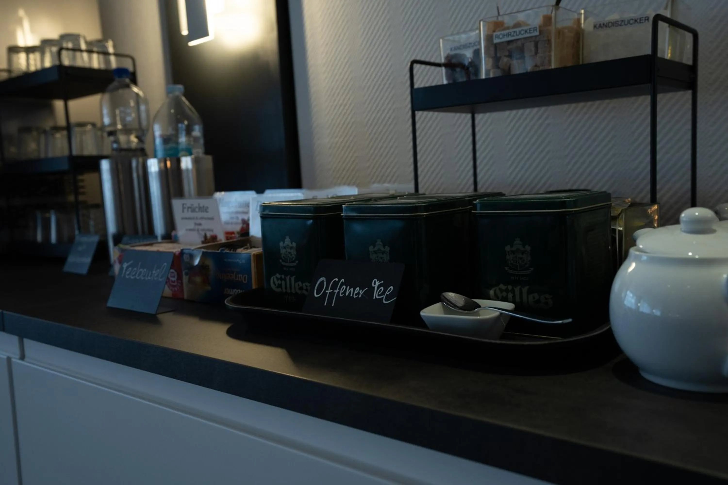 Coffee/tea facilities in Hotel Grille
