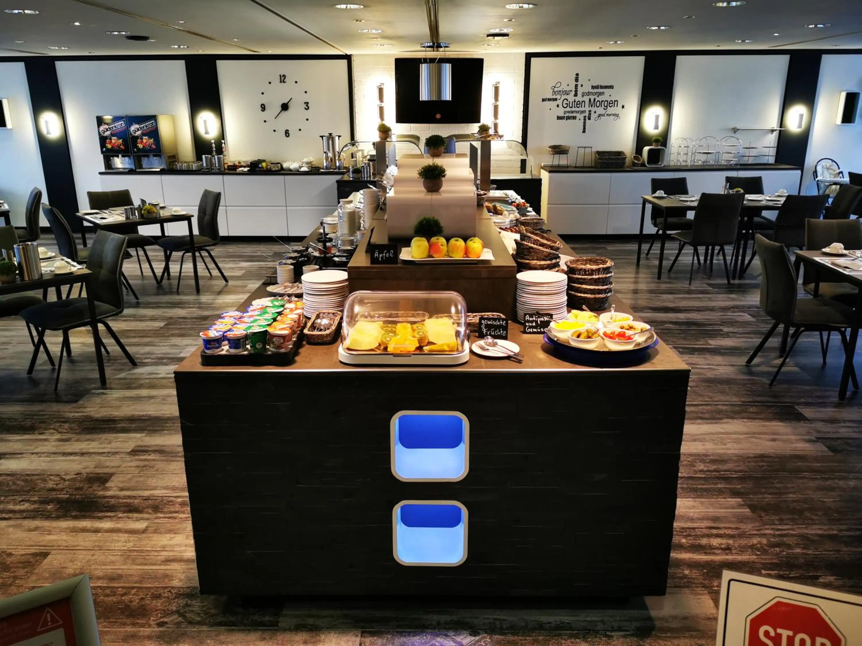 Breakfast in Hotel Grille