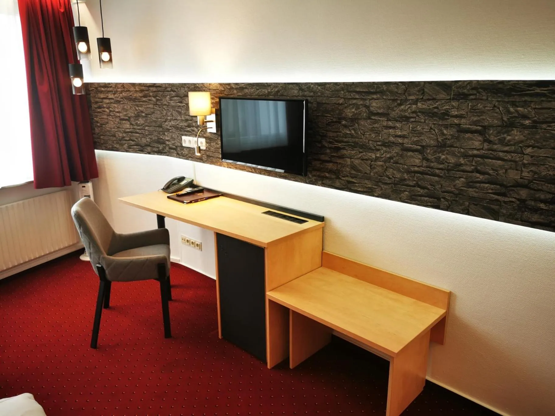 TV and multimedia in Hotel Grille