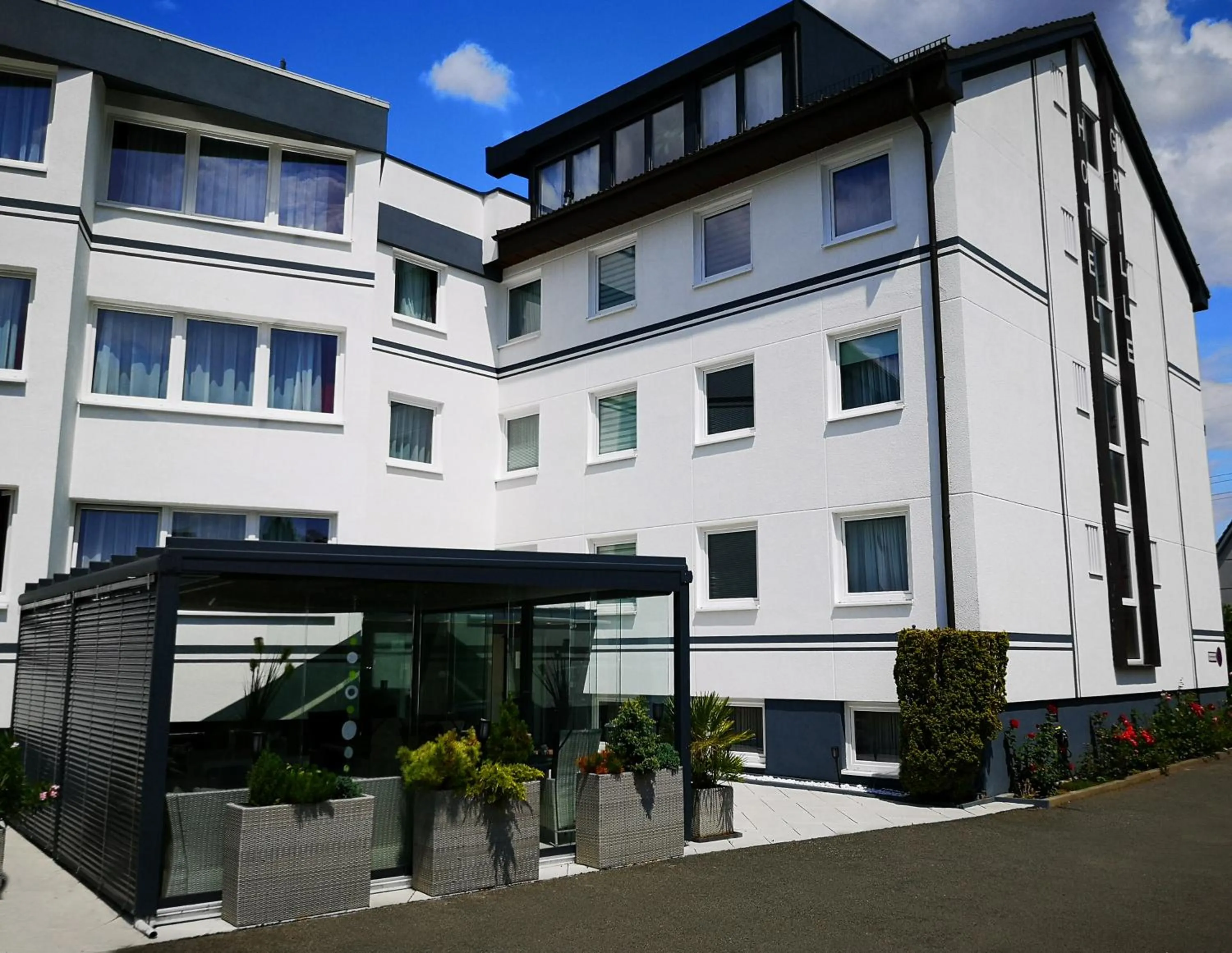 Property building in Hotel Grille