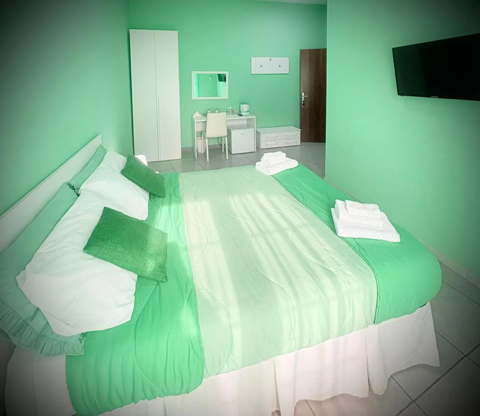 Bedroom, Bed in Rianna House