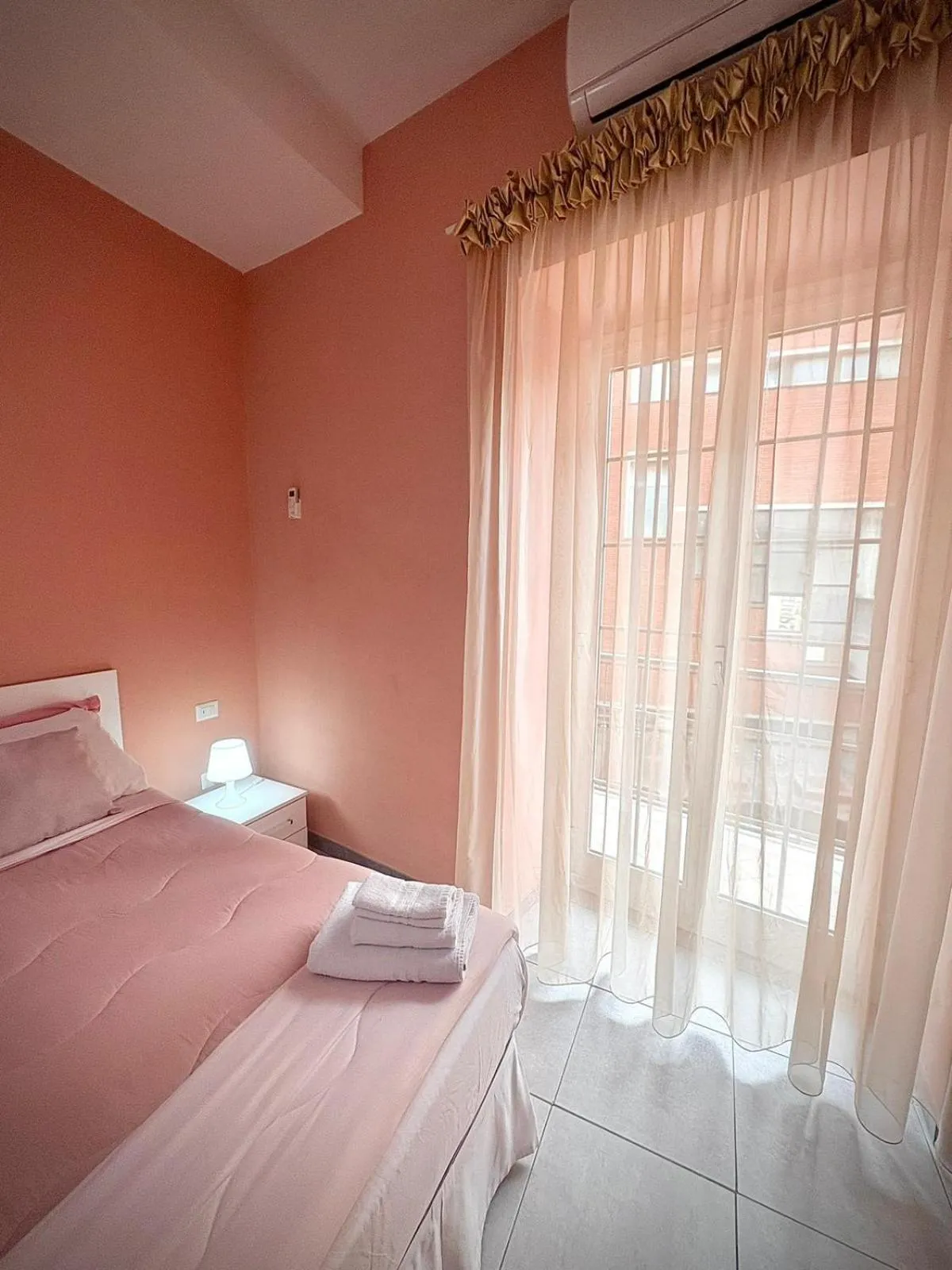 Bedroom, Bed in Rianna House