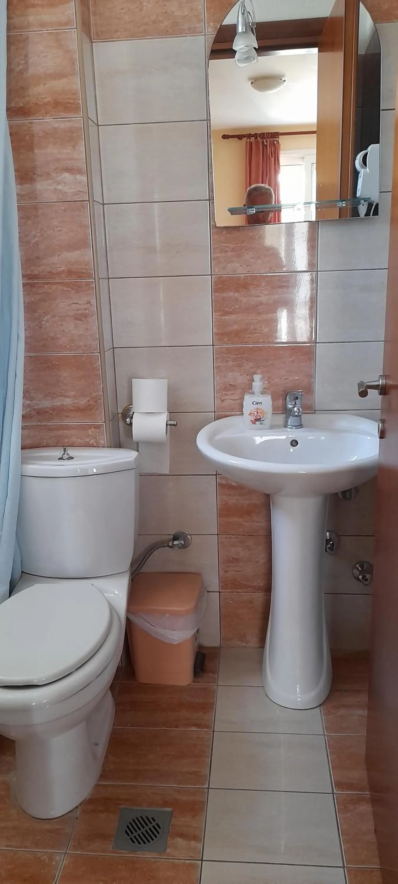 Bathroom in Olympic Studios Aslanidis