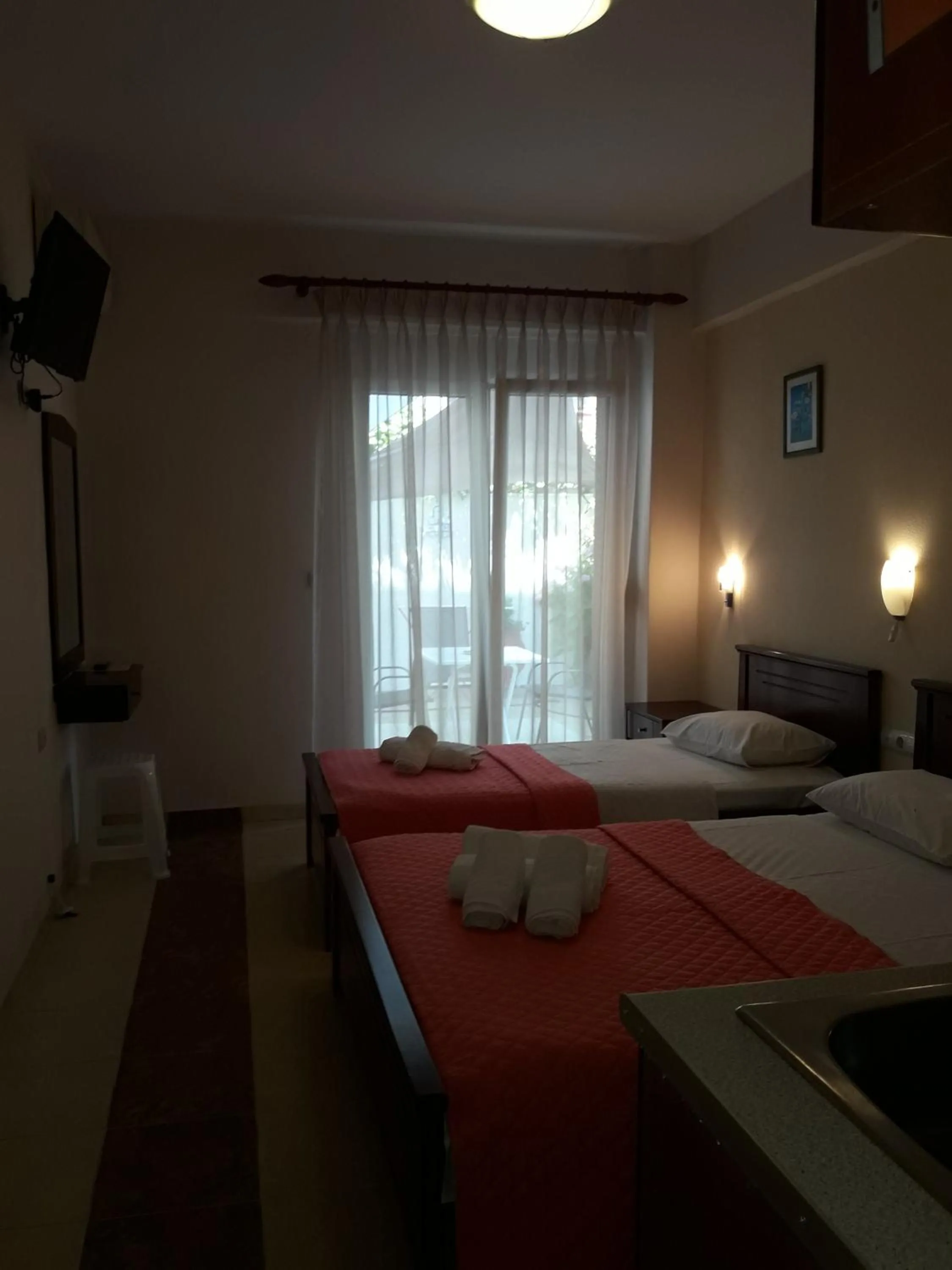 Bedroom, Bed in Olympic Studios Aslanidis