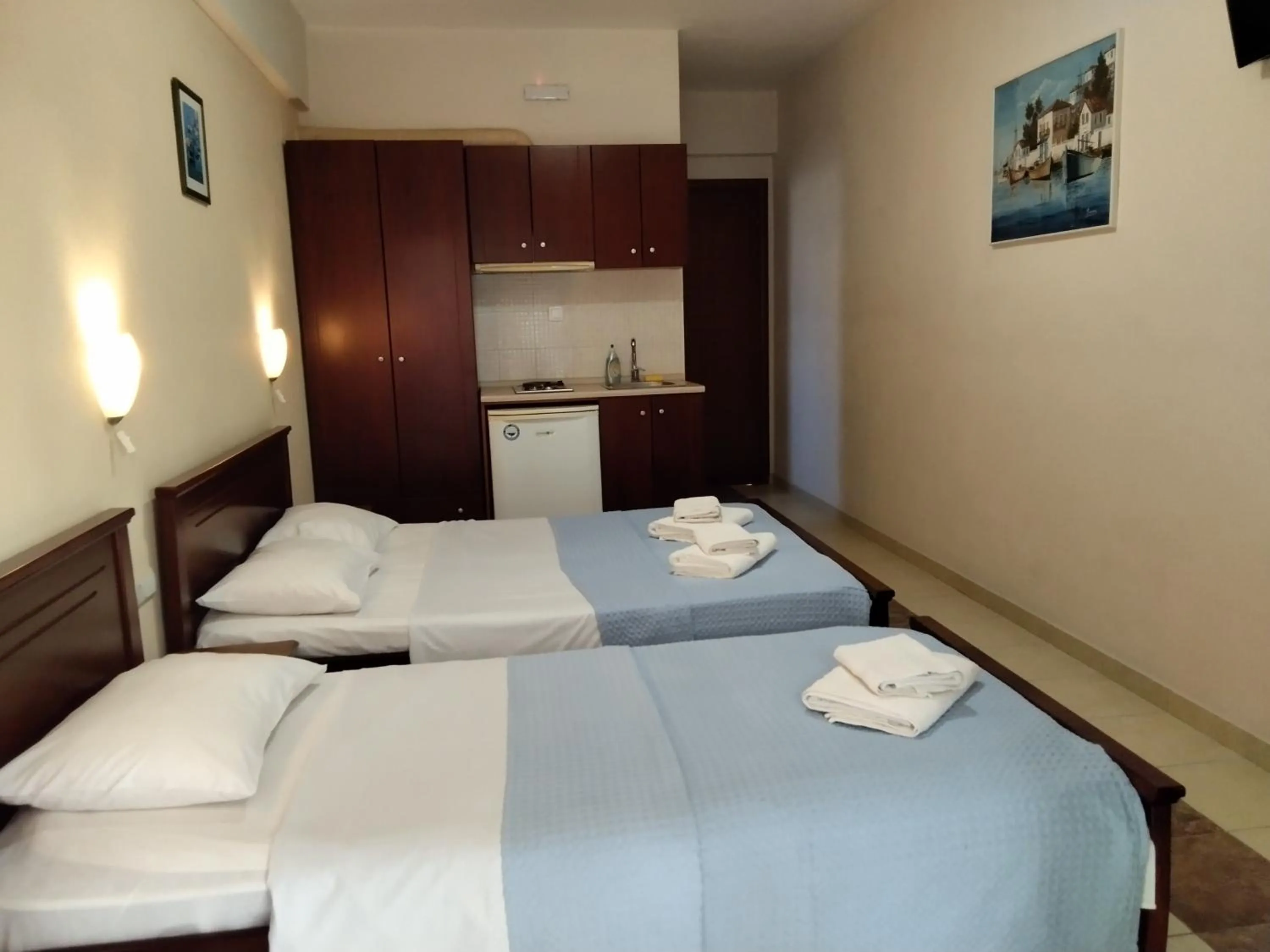 Photo of the whole room, Bed in Olympic Studios Aslanidis